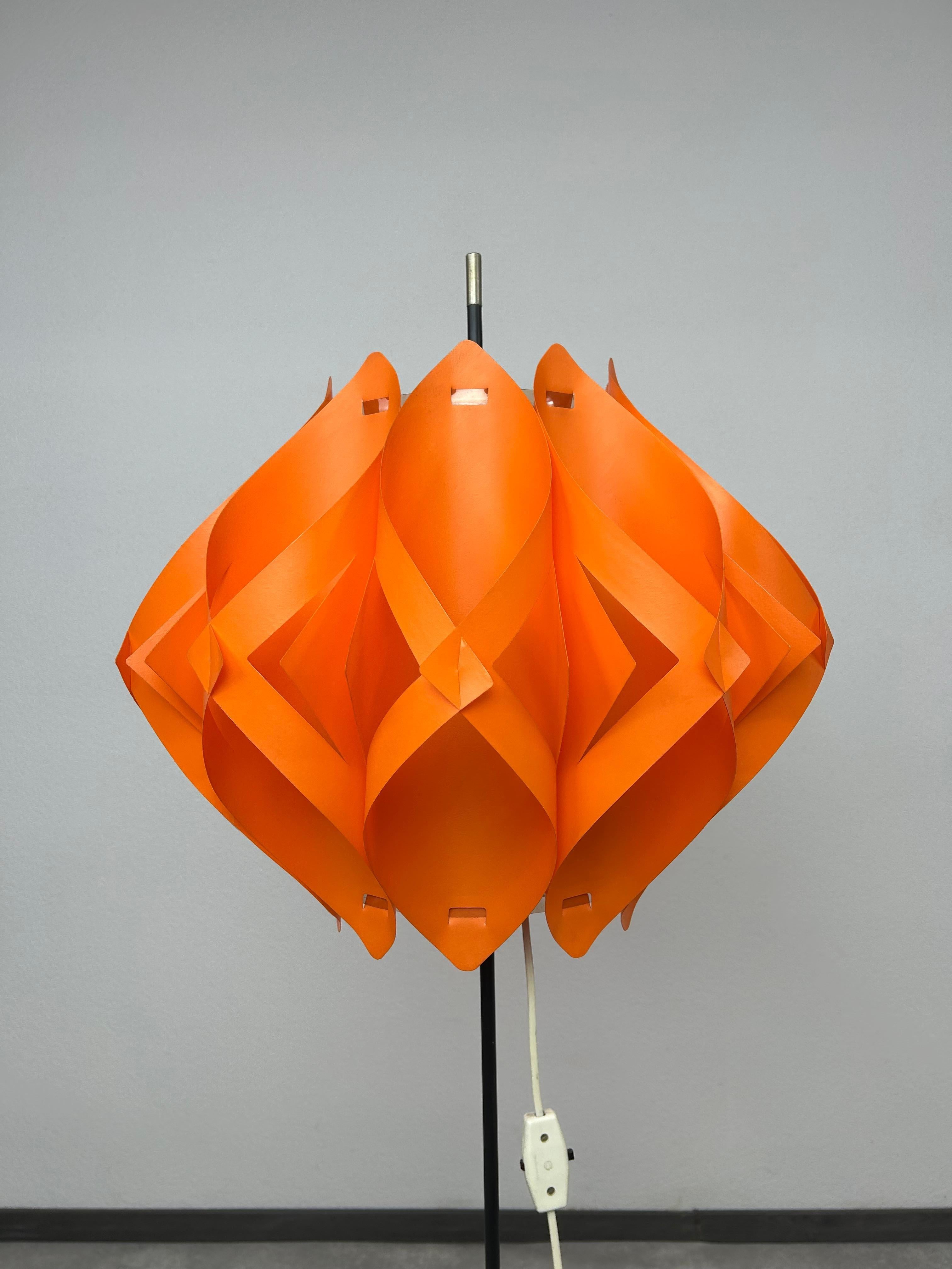 Mid-Century Modern Orange floor lamp by Milanda Havlova - Vest Leuchten For Sale