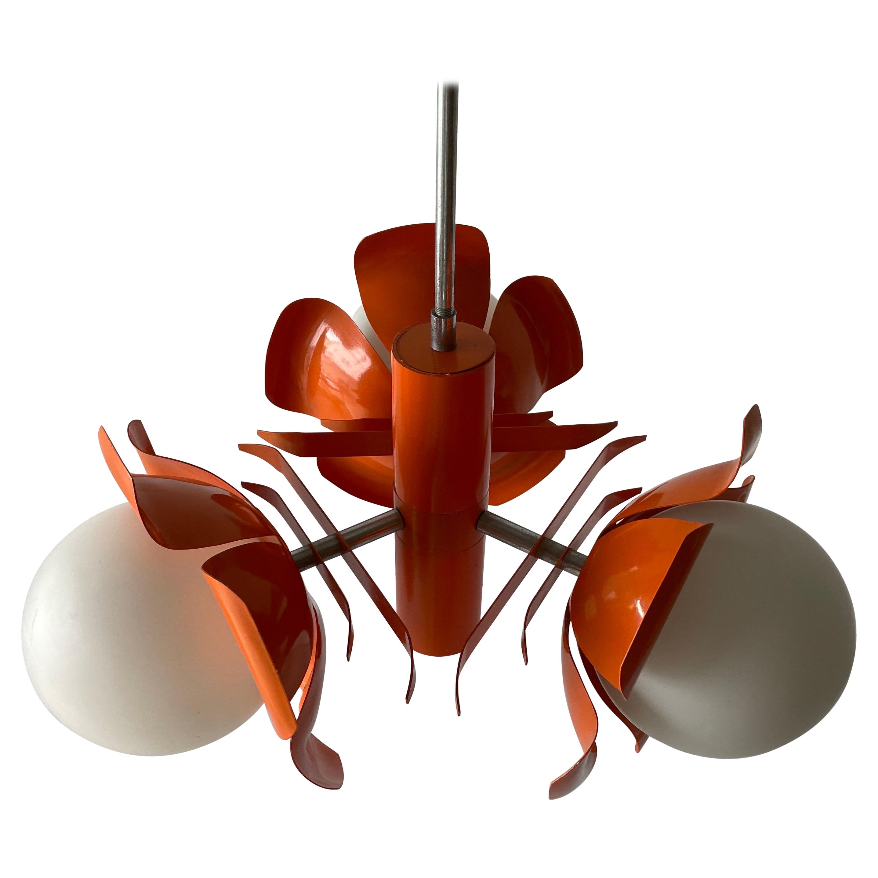 Lampada da soffitto A Space Age con design a fiori arancioni, anni '70, Italia in vendita
