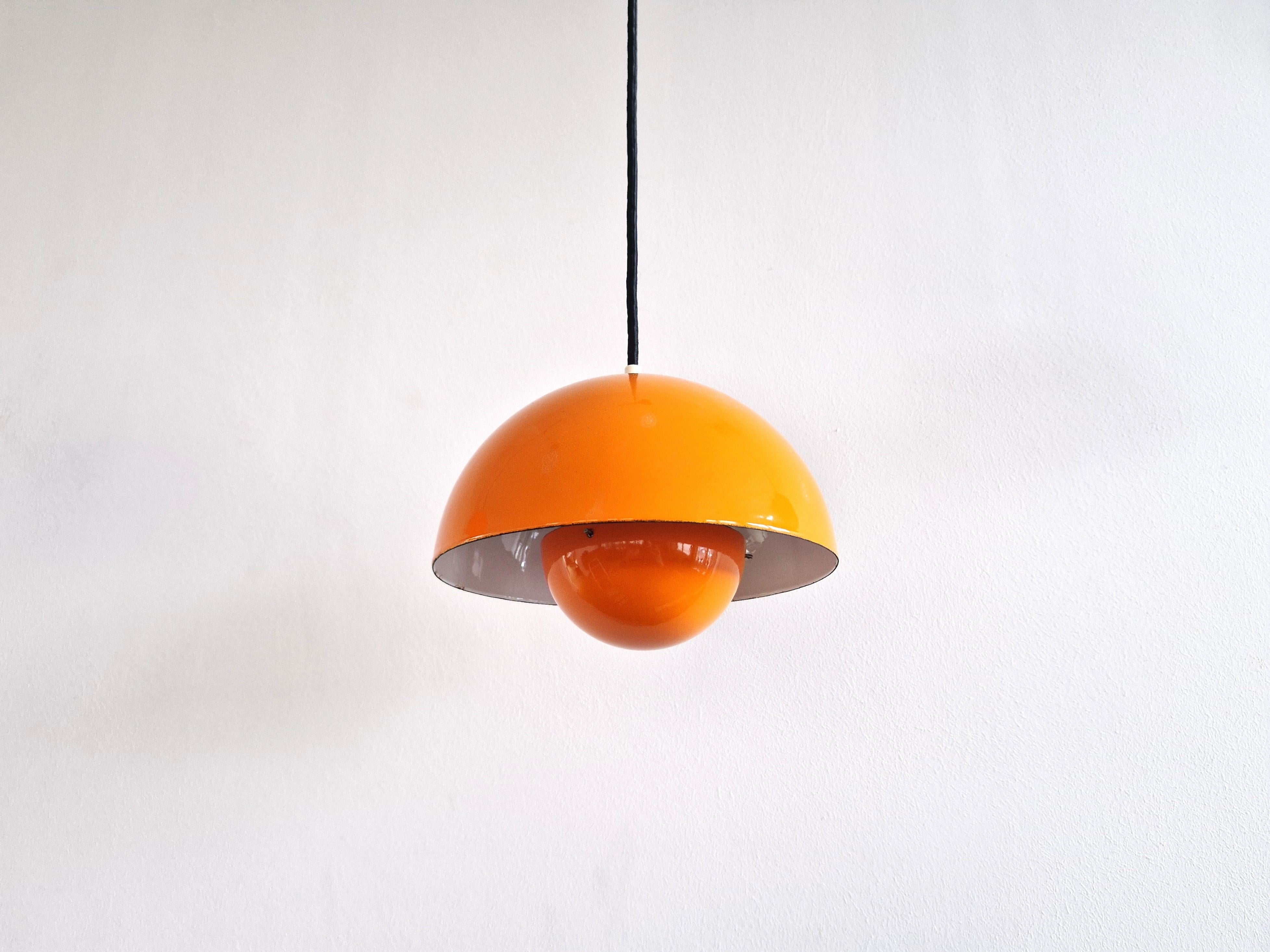Mid-Century Modern Lampe suspendue Orange Flowerpot de Verner Panton pour Louis Poulsen, Danemark 1968 en vente