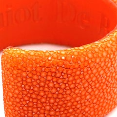 Bracelet manchette Galuchat orange