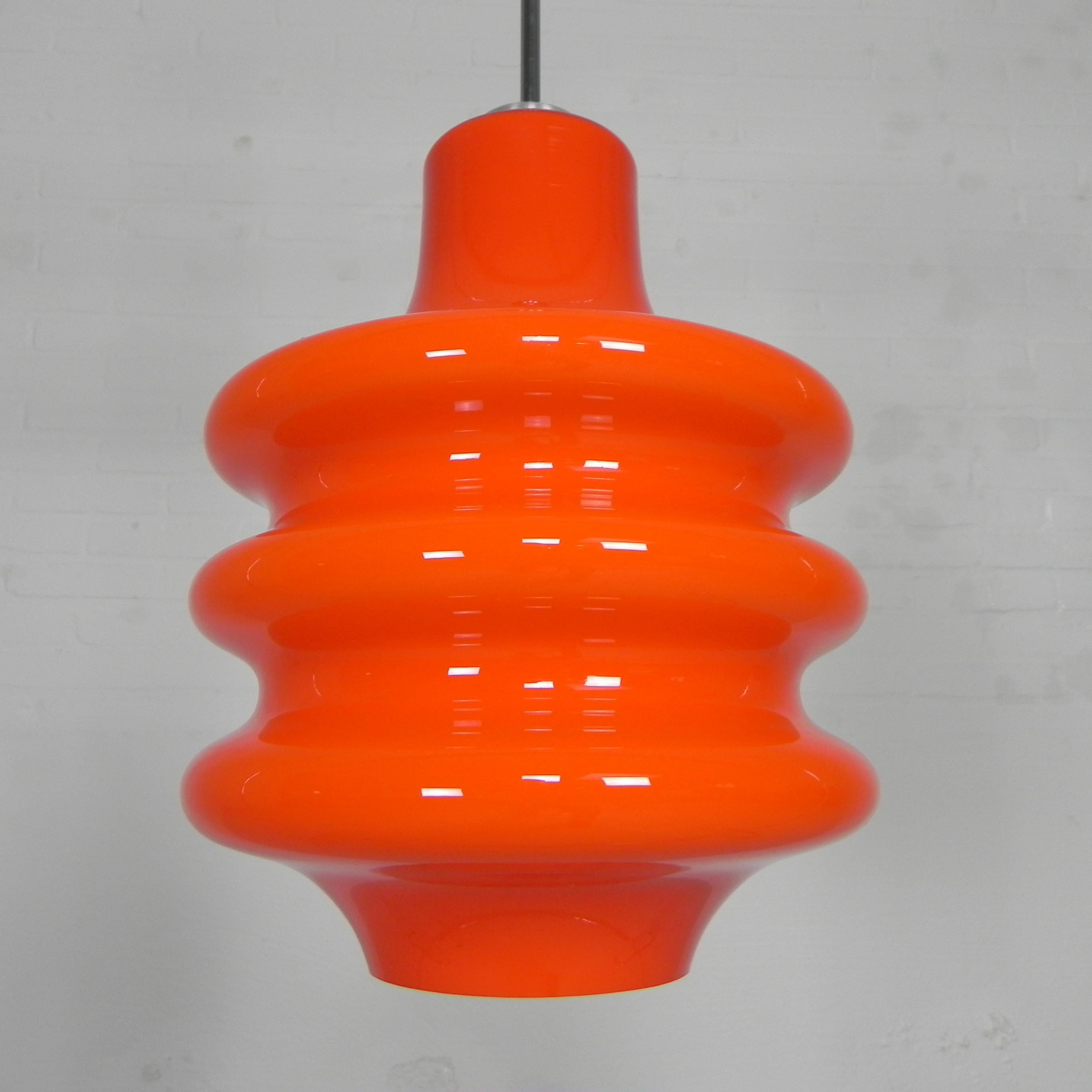 Orange glass Vintage hanging lamp, 1970s In Good Condition For Sale In EINDHOVEN, NL