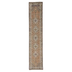 Tapis de couloir turc vintage orange et gris 2'5" x 11'10"