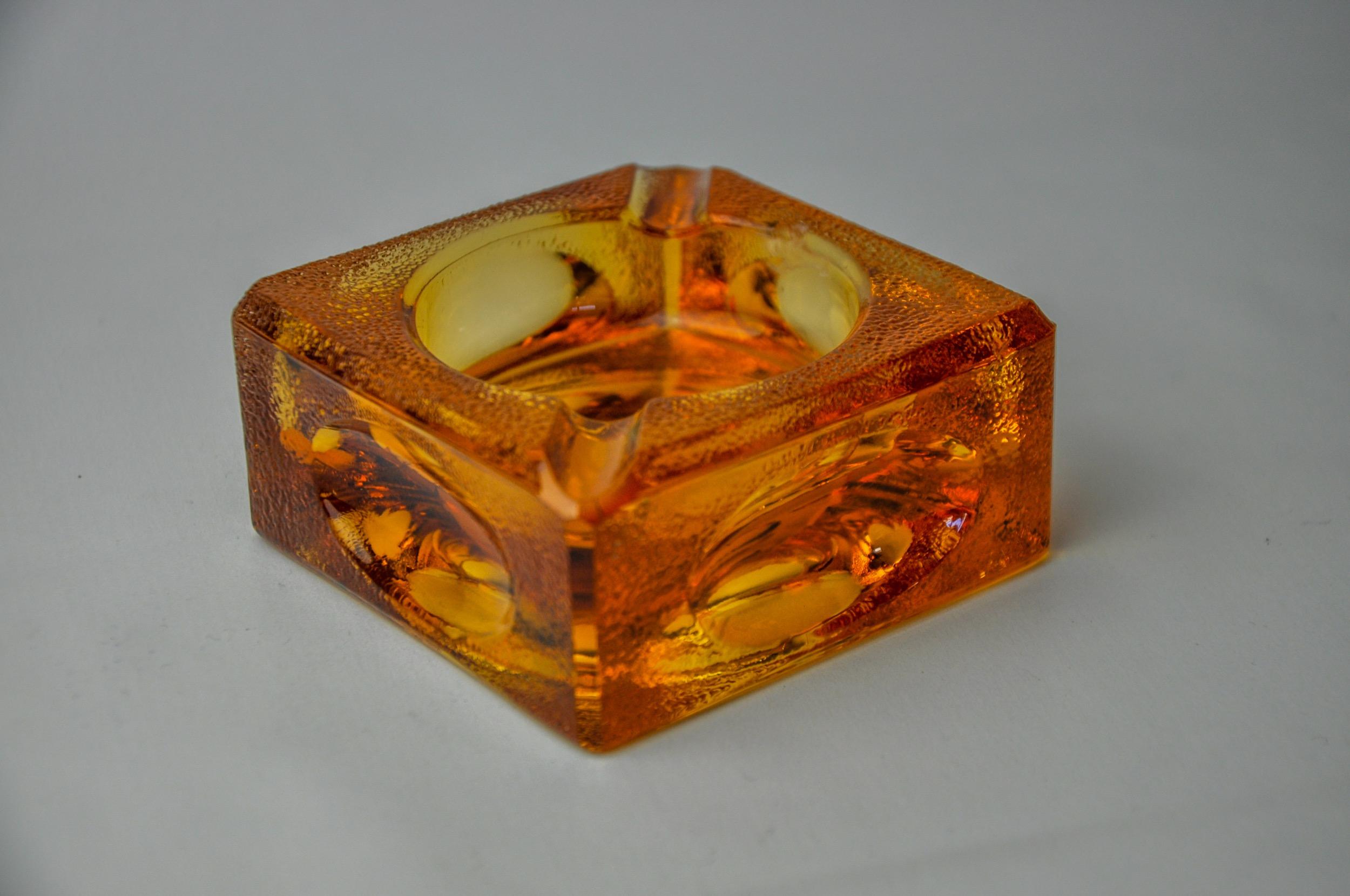 Late 20th Century Orange ice cube ashtray by Antonio Imperatore, Murano glass, Italy, 1970 For Sale