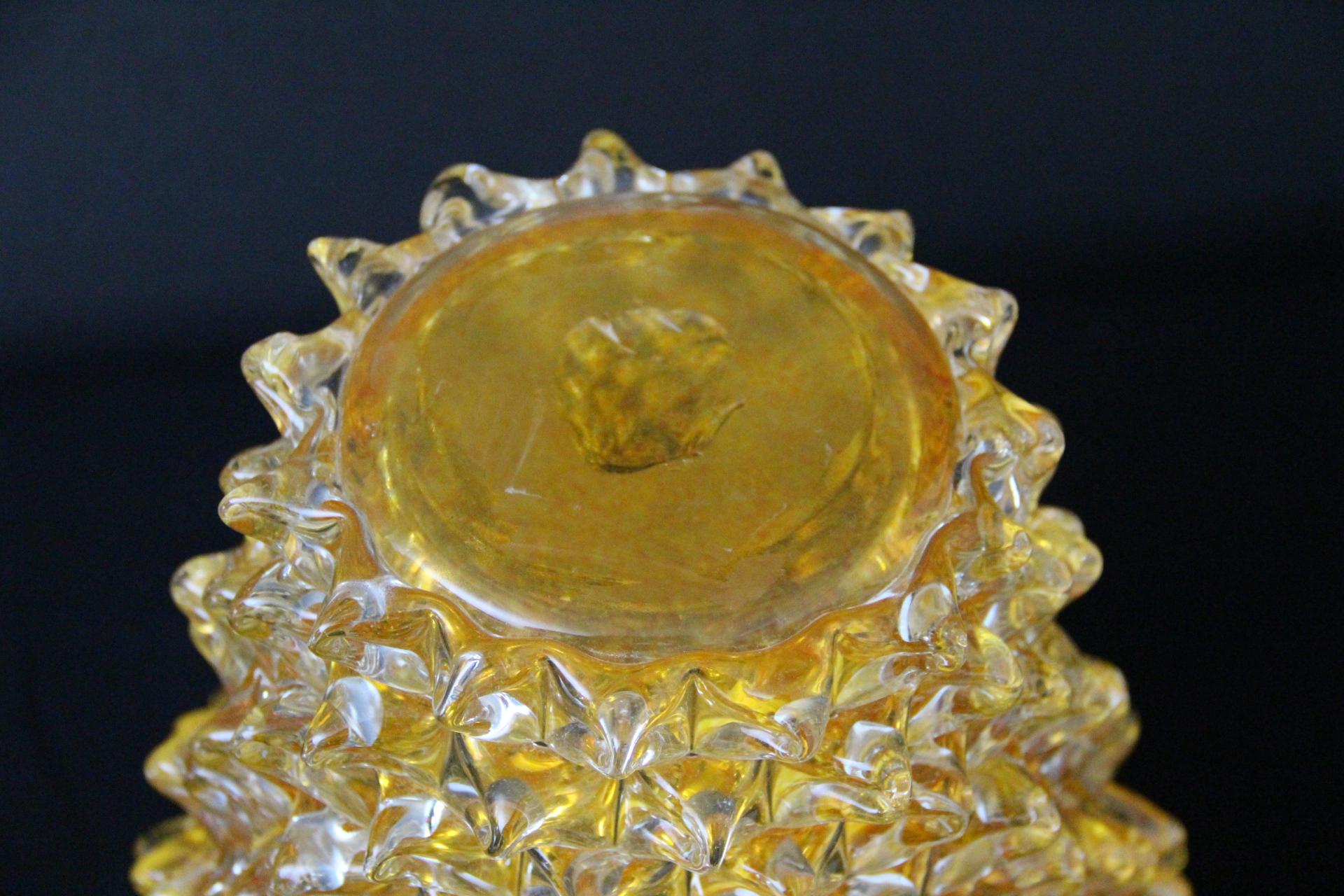 Jarrón de Cristal de Murano Iridiscente Naranja con Decoración de Espigas Rostrato en Estilo Barovier en venta 3