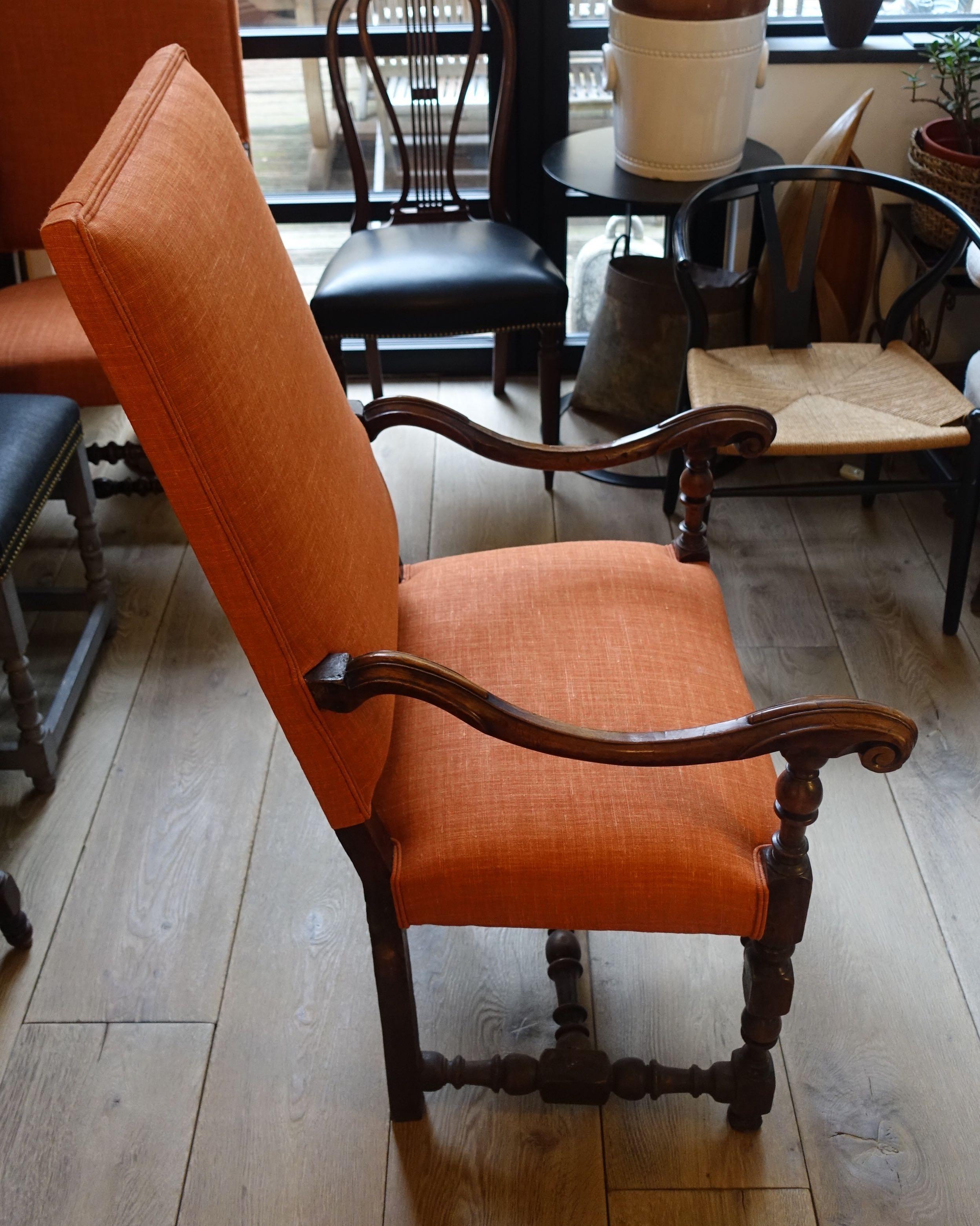 Italian Orange Linen, Walnut Frame Pair of High Back Armchairs, 18th Century In Good Condition For Sale In New York, NY