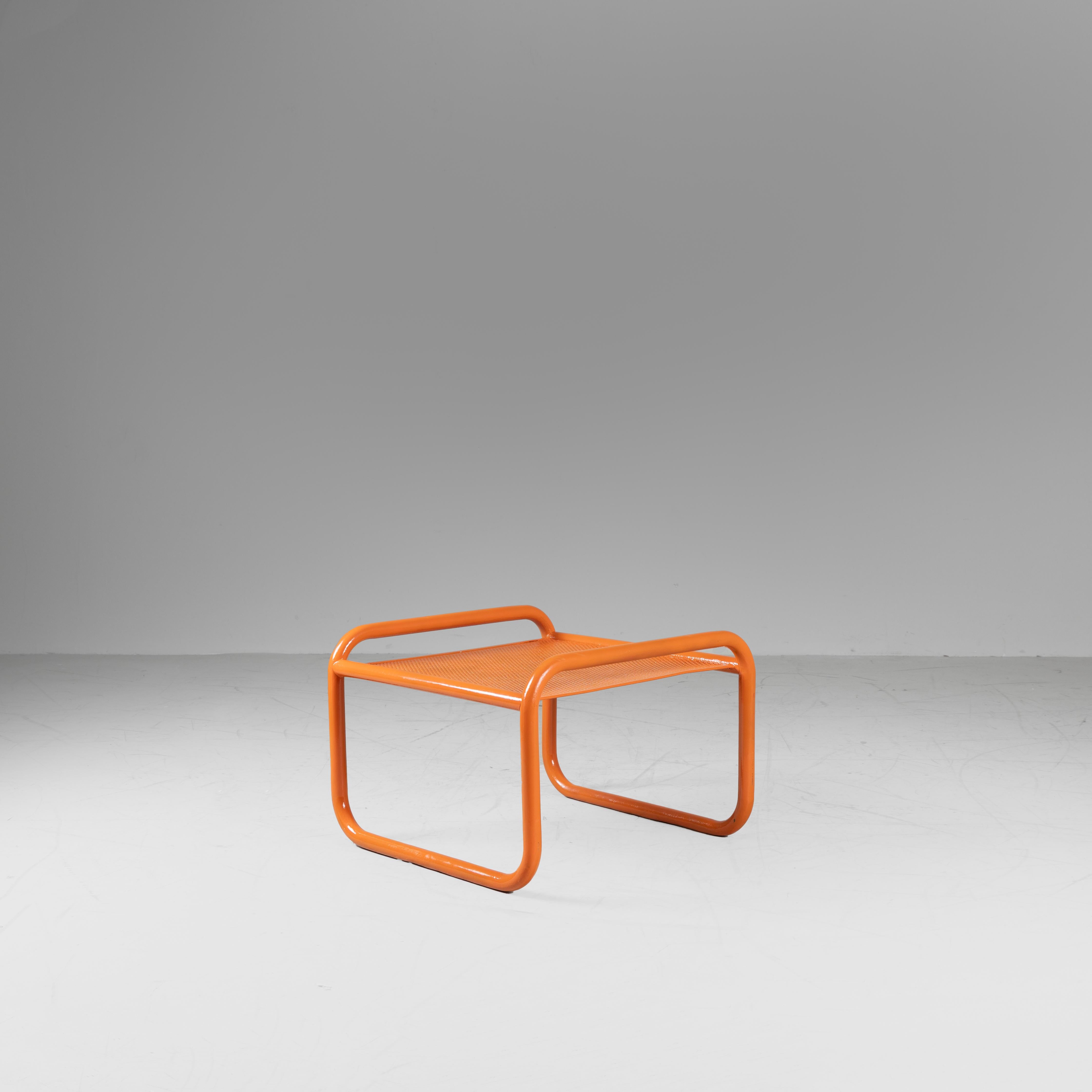 Orange Locus Solus Bank oder einzelner niedriger Tisch by Gae Aulenti Poltronova (Postmoderne) im Angebot