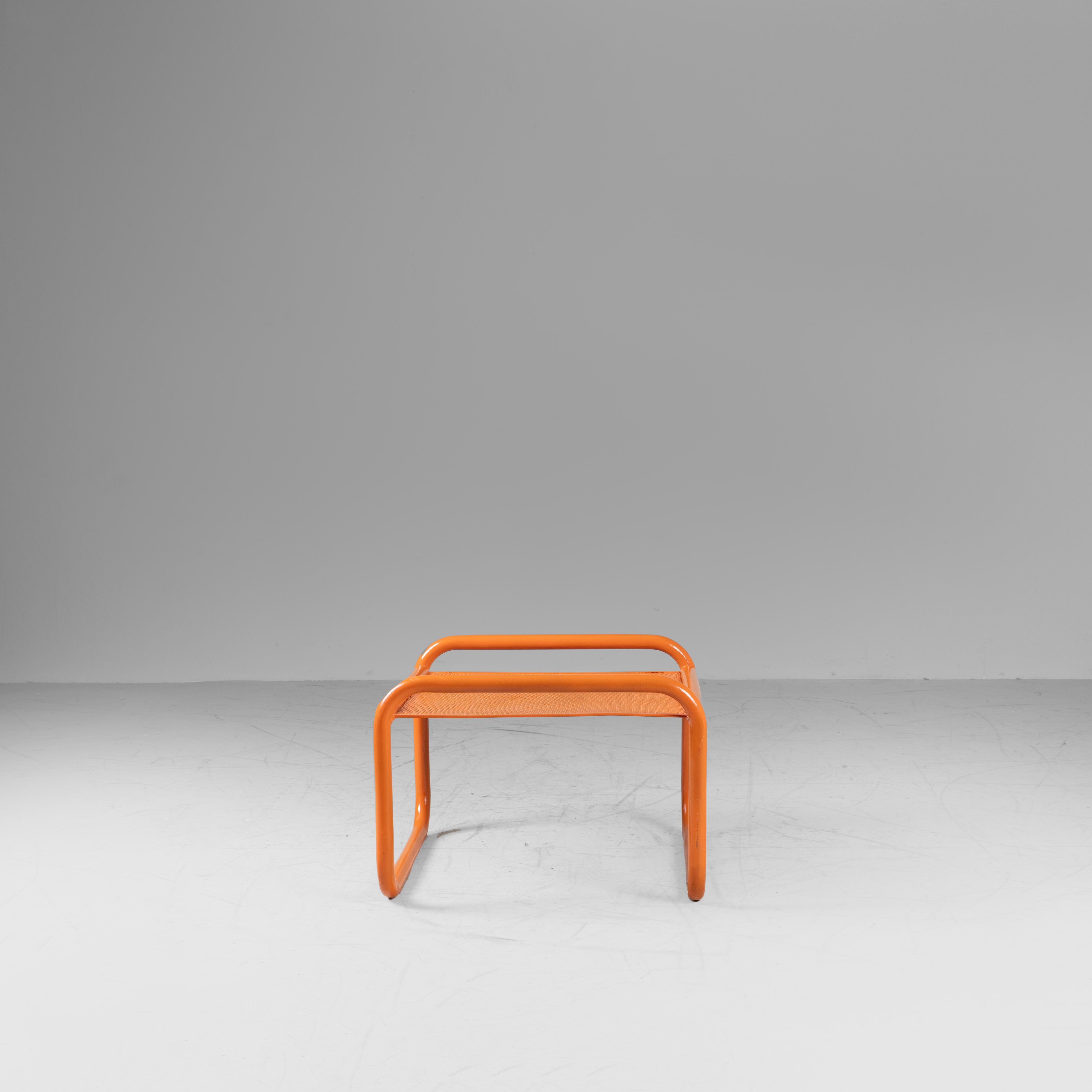 Orange Locus Solus Bank oder einzelner niedriger Tisch by Gae Aulenti Poltronova (Italienisch) im Angebot
