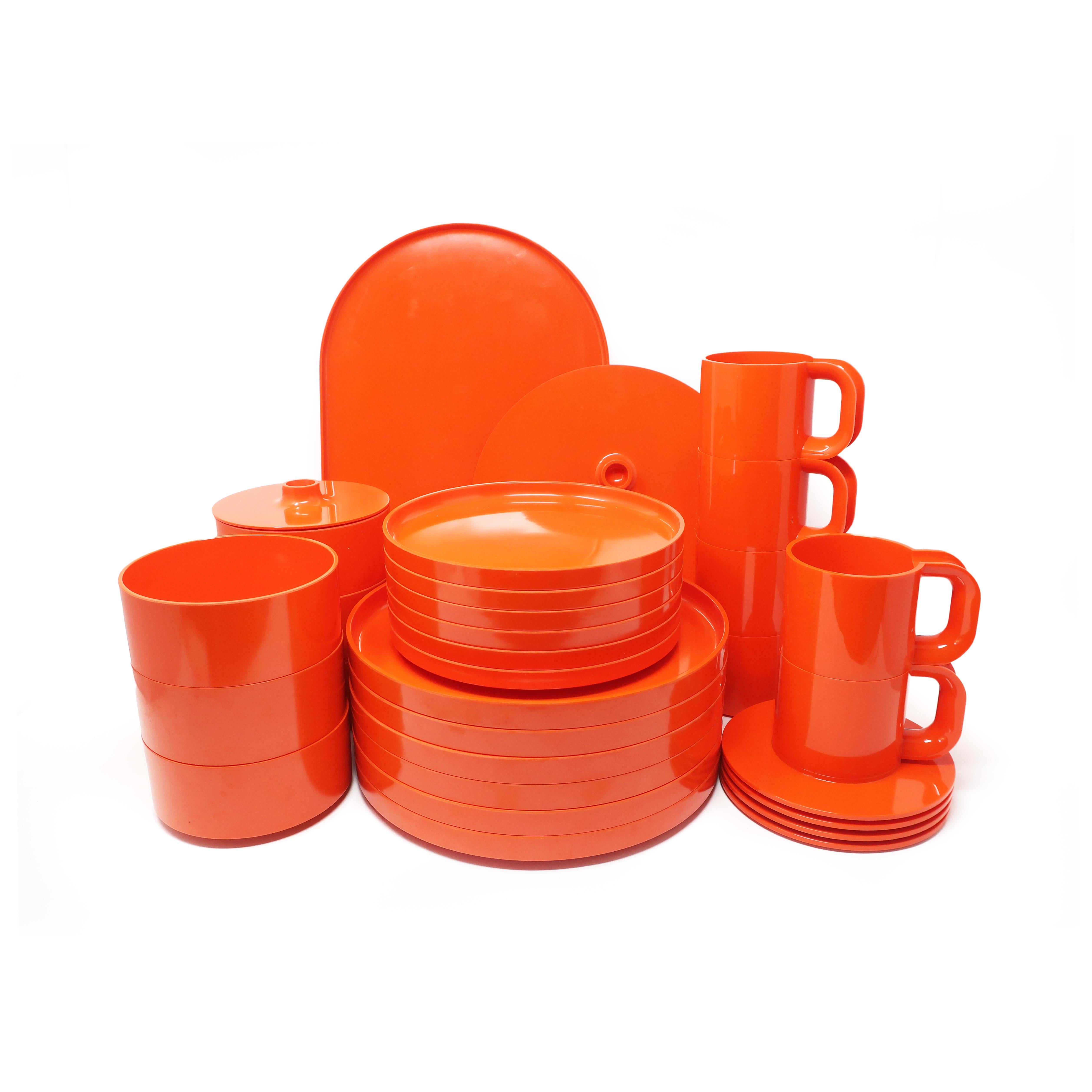 Winner of the prestigious Compasso d'Oro award for Good Design in 1964, Massimo Vignelli’s iconic dinnerware for Heller (likely designed with his equally talented wife Lella) is produced in a rainbow of colors. This is a set in orange of six bowls,