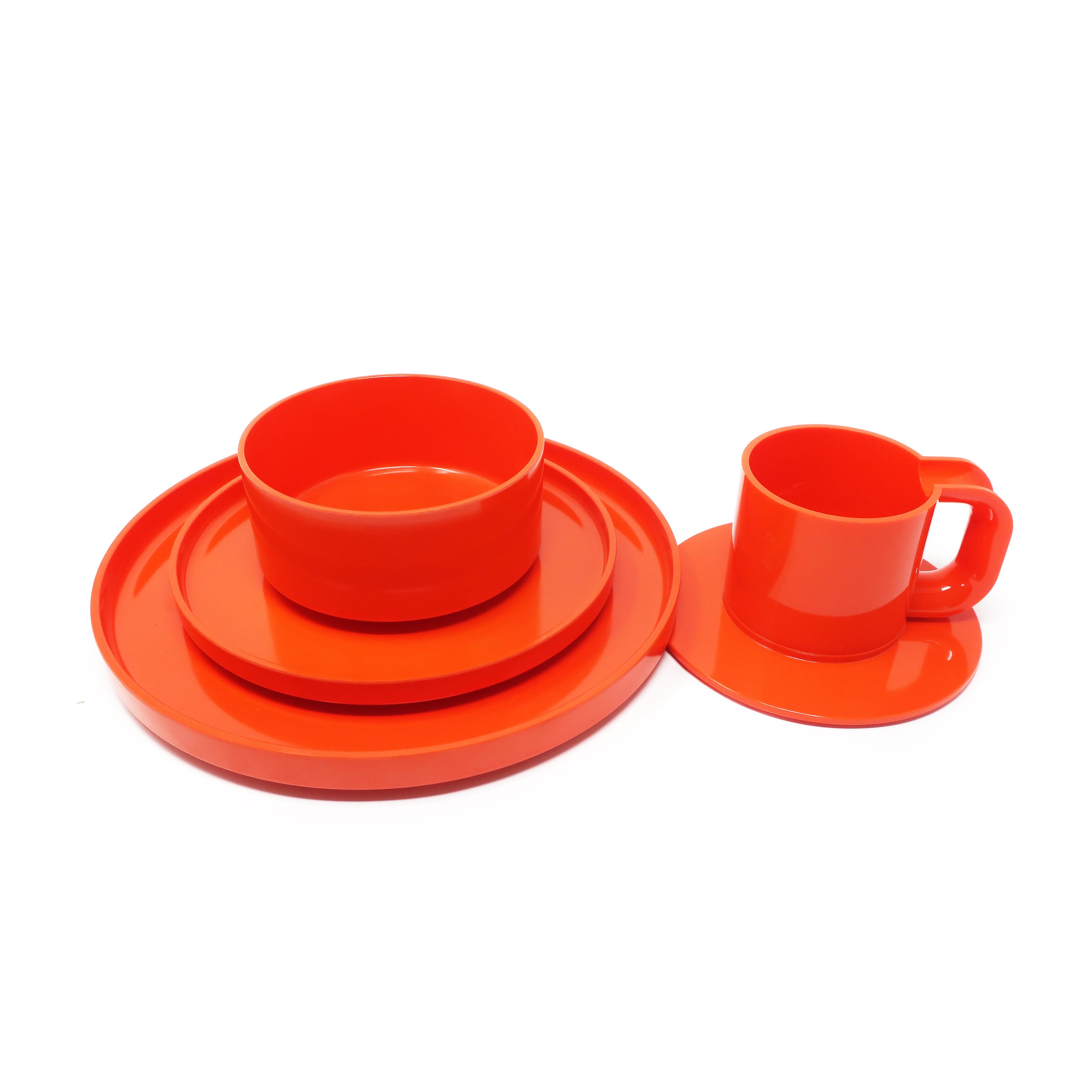 Mid-Century Modern Orange Massimo Vignelli for Heller Dinnerware, Set of 31 Pieces