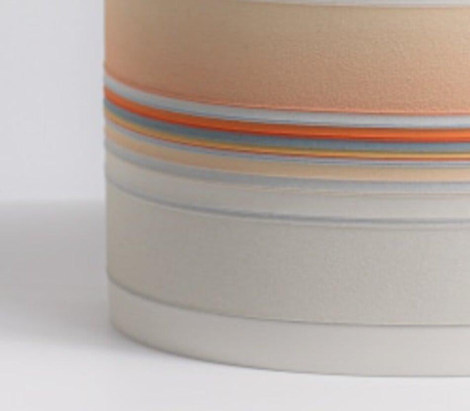 Minimalismo Vaso medio in porcellana arancione di Rachel Foxwell in vendita
