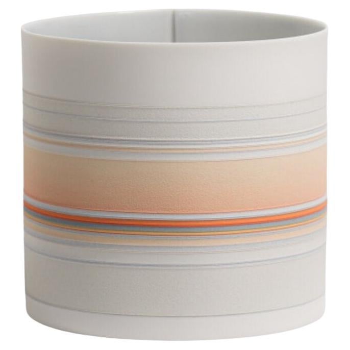 Vaso medio in porcellana arancione di Rachel Foxwell