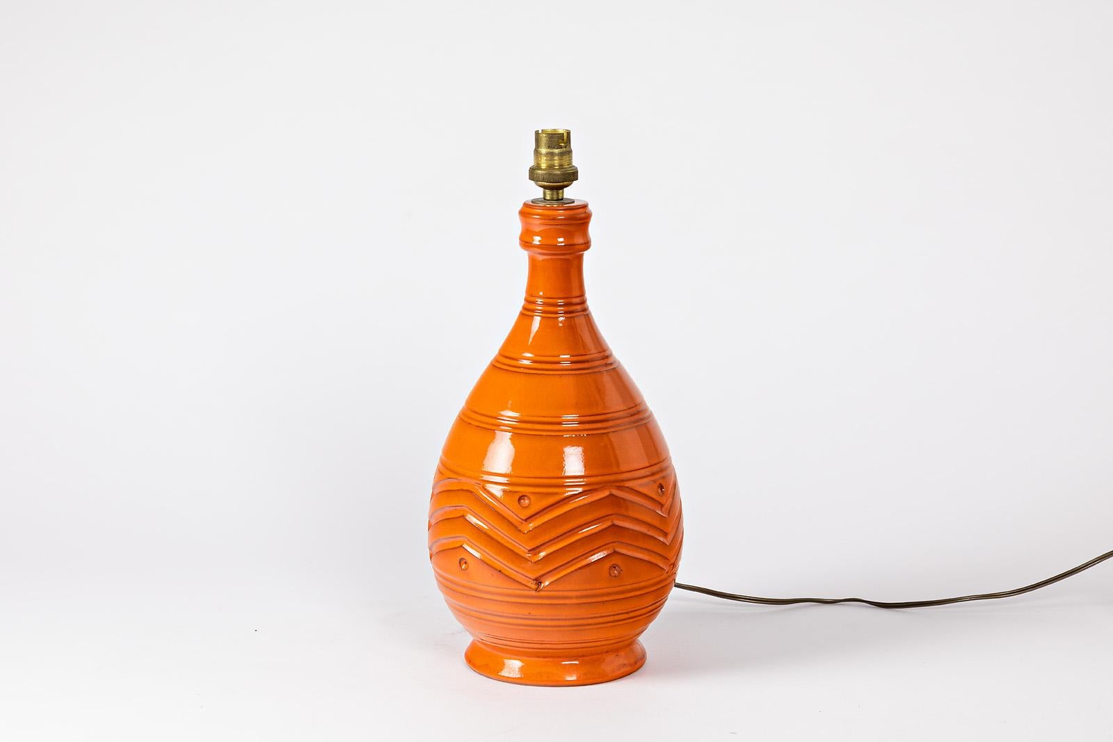 Orange Midcentury Ceramic Table Lamp Shinny Color, circa 1960 In Excellent Condition In Neuilly-en- sancerre, FR