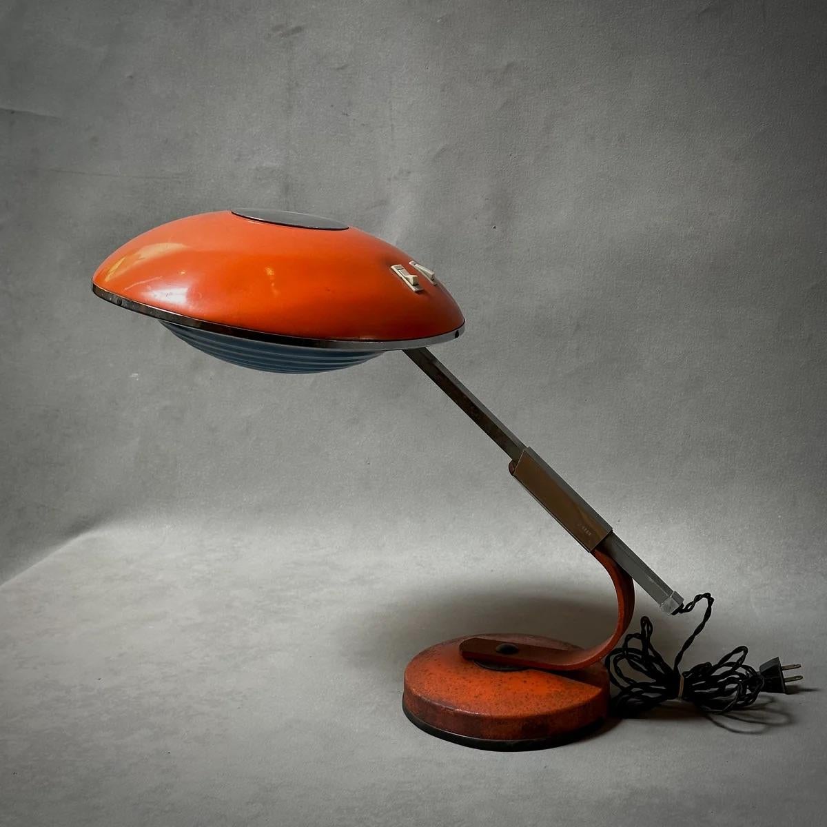 Métal Lampe de bureau orange mi-siècle moderne en vente