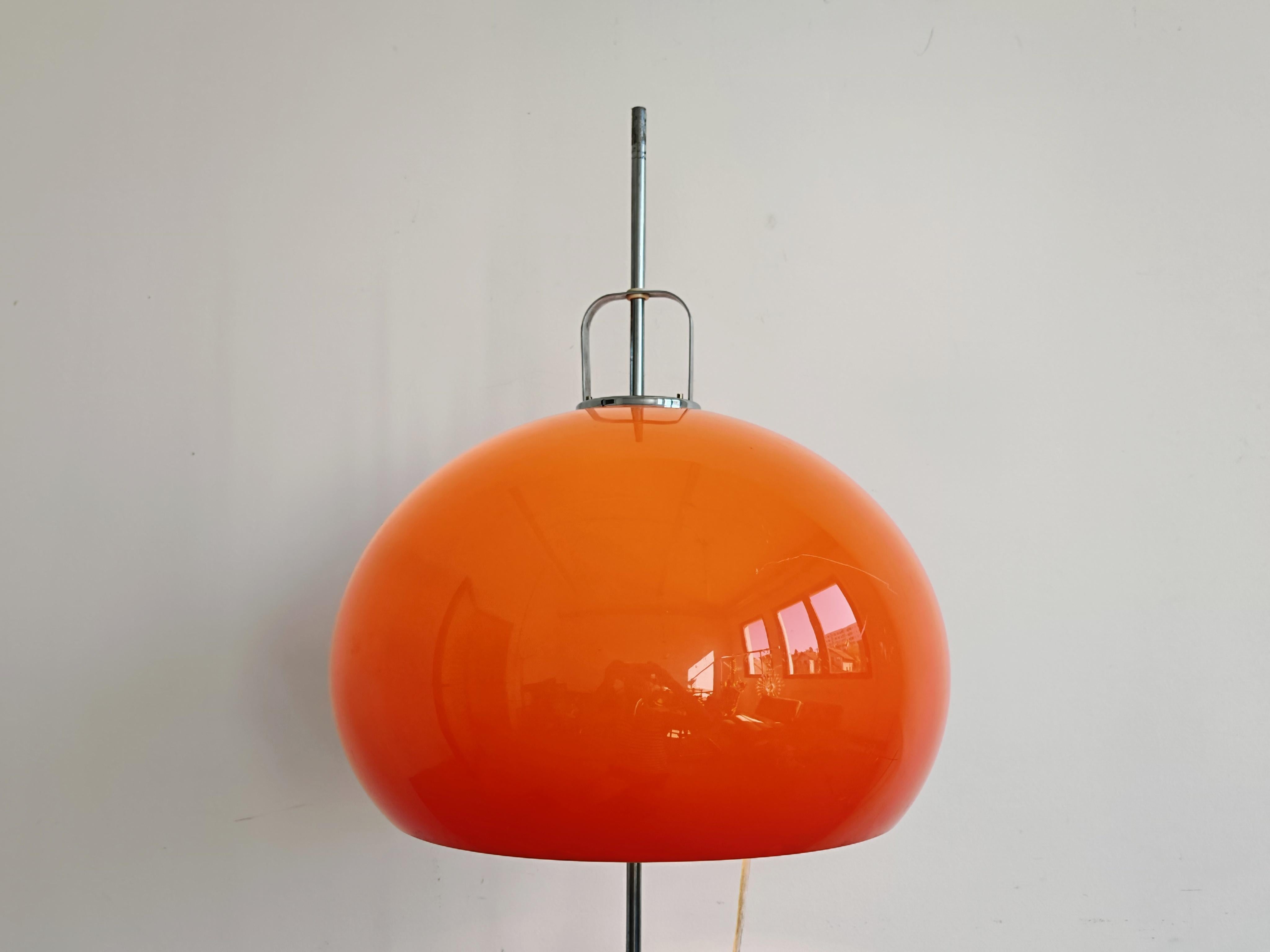 Fine XX secolo Lampada da terra arancione Mid Century Modern 