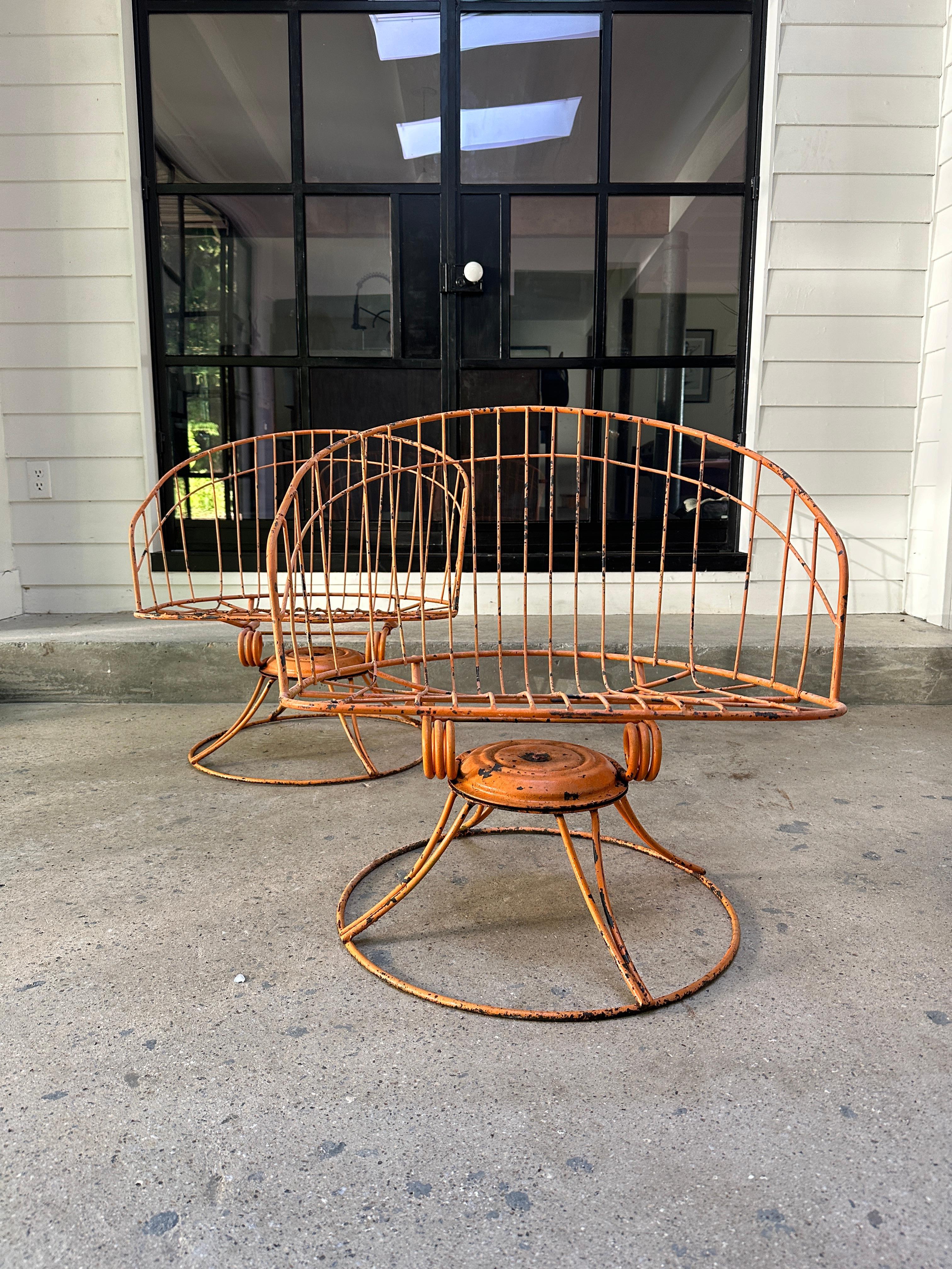 Orange Mid Century Modern Homecrest barrell back chairs In Good Condition In Asheville, NC