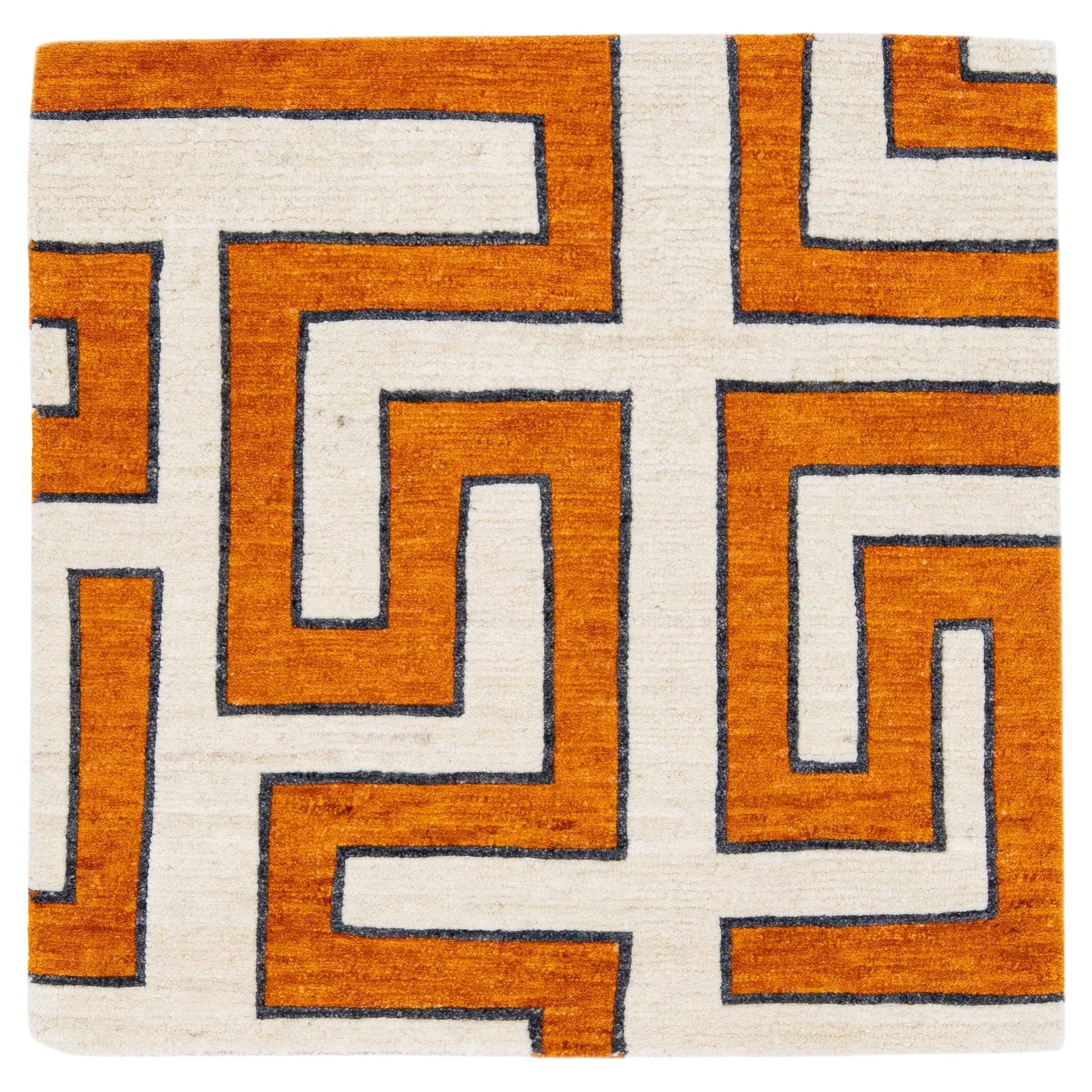 Moderner handgefertigter geometrischer Wollteppich in Orange
