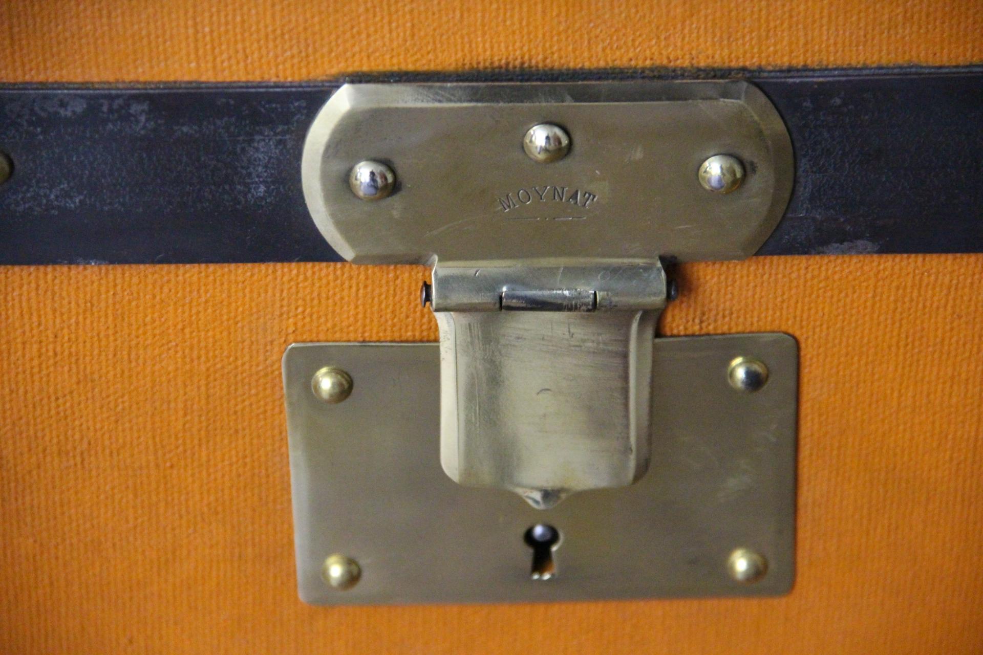 Orange Moynat Trunk, Moynat Steamer Trunk, Moynat Hat Trunk, Moynat Cube Trunk In Good Condition For Sale In Saint-Ouen, FR
