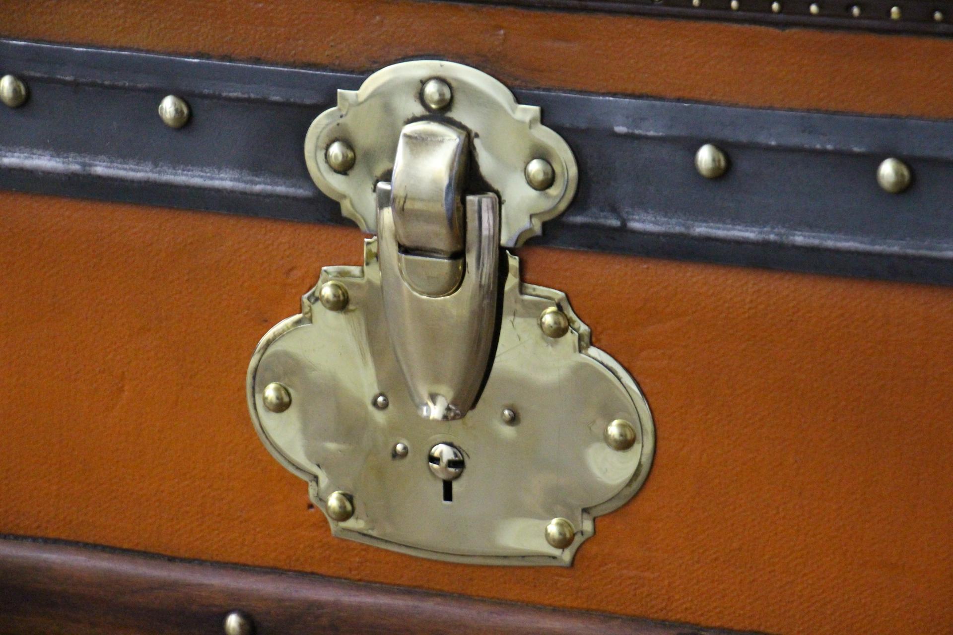Orange Moynat Trunk, Moynat Steamer Trunk, Moynat Luggage In Good Condition For Sale In Saint-Ouen, FR