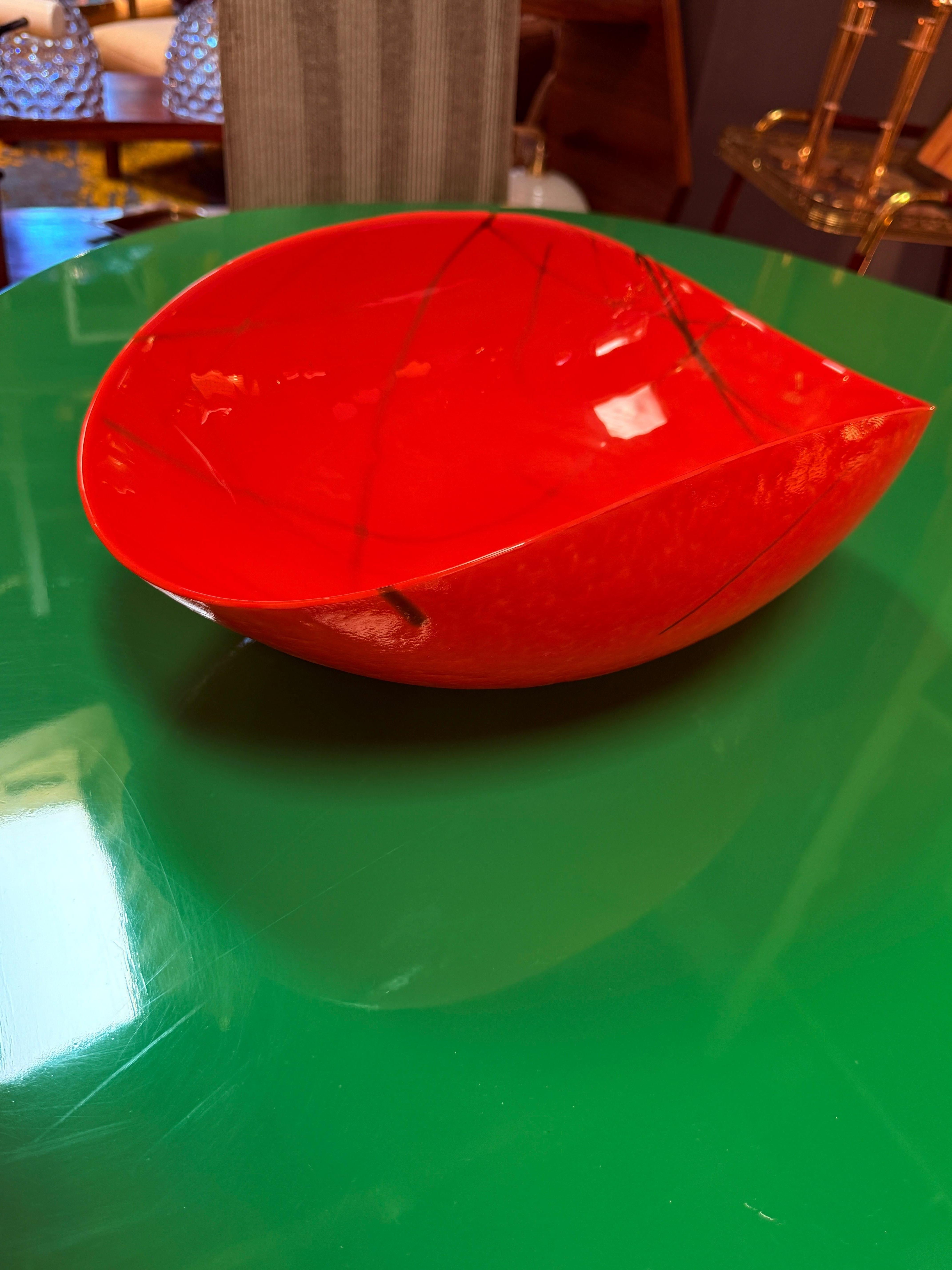 Bol en verre d'art rouge de Murano en vente 2