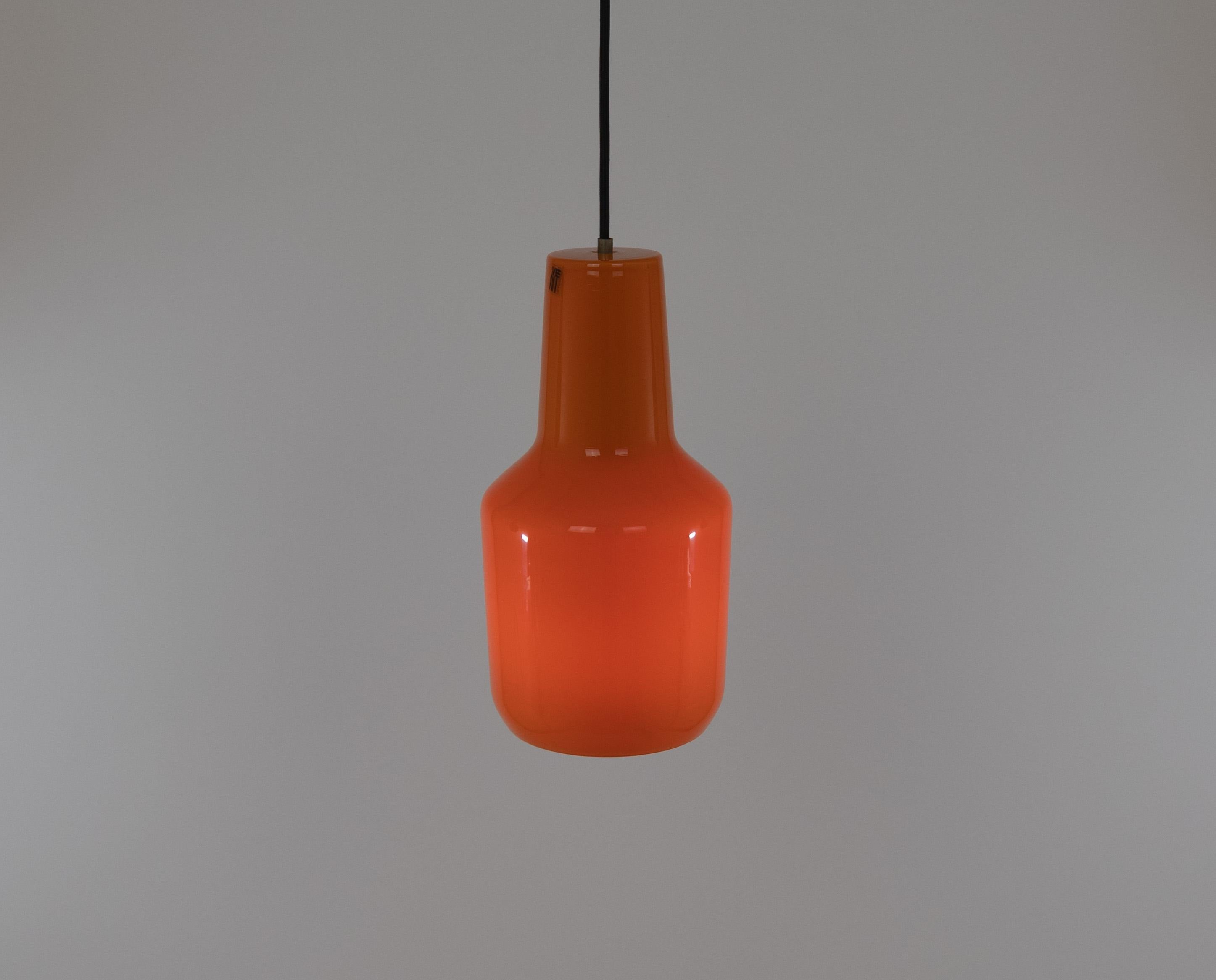 Orange Murano glass pendant by Massimo Vignelli for Venini, 1950s In Good Condition For Sale In Rotterdam, NL