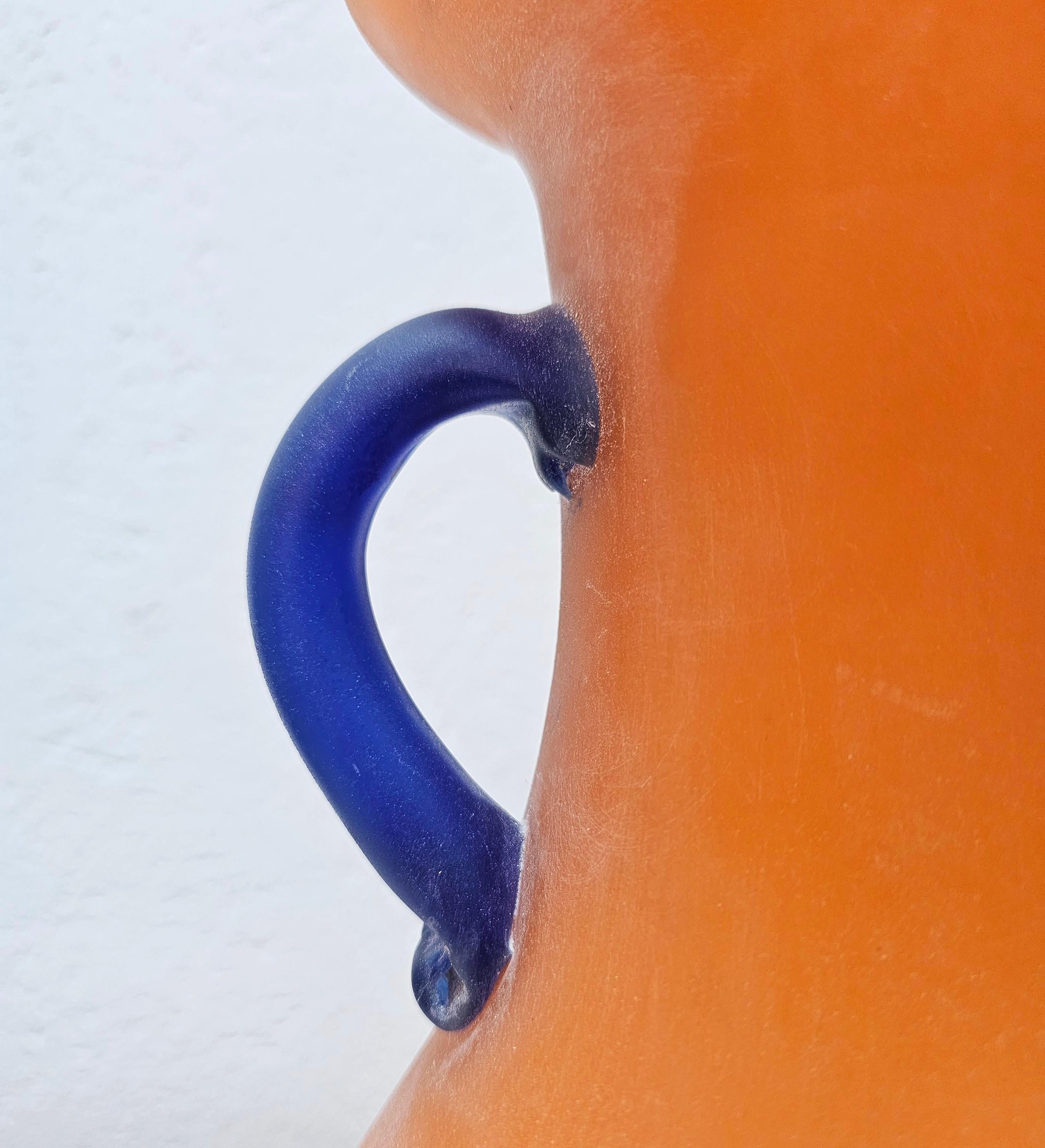 Mid-Century Modern Vase Scavo en verre de Murano orange par Carlo Moretti, signé par l'auteur, Italie, années 1970 en vente