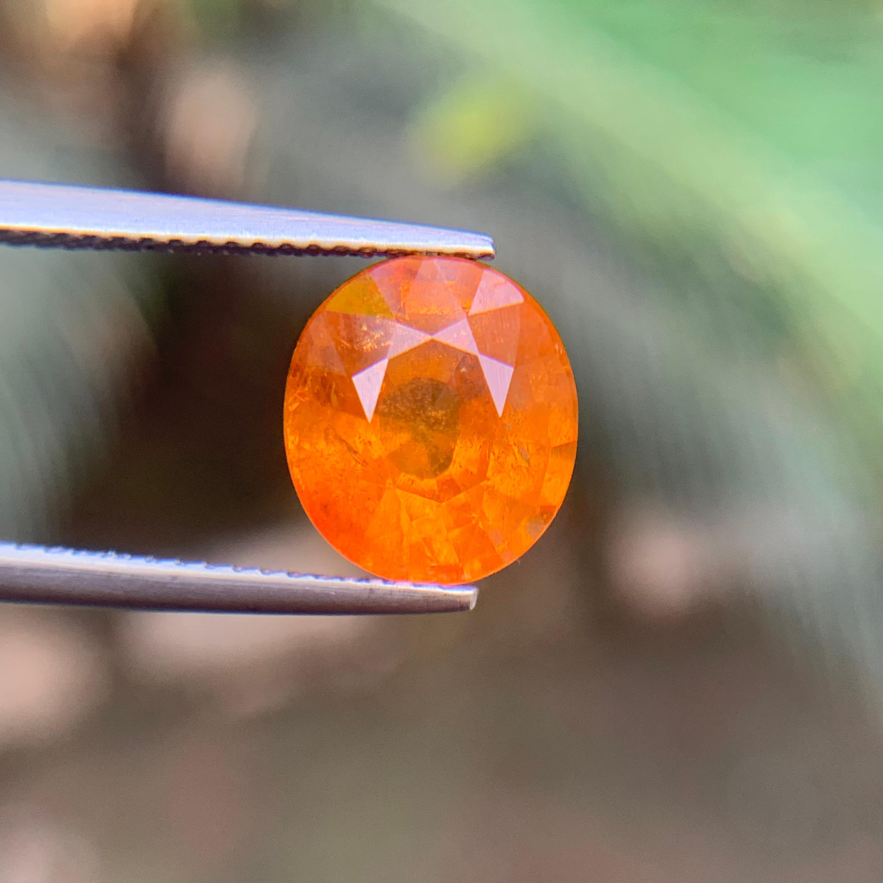 Spessartite naturale arancione / Spessartine / Granato mandarino sciolto 4,76 Ct in vendita 6