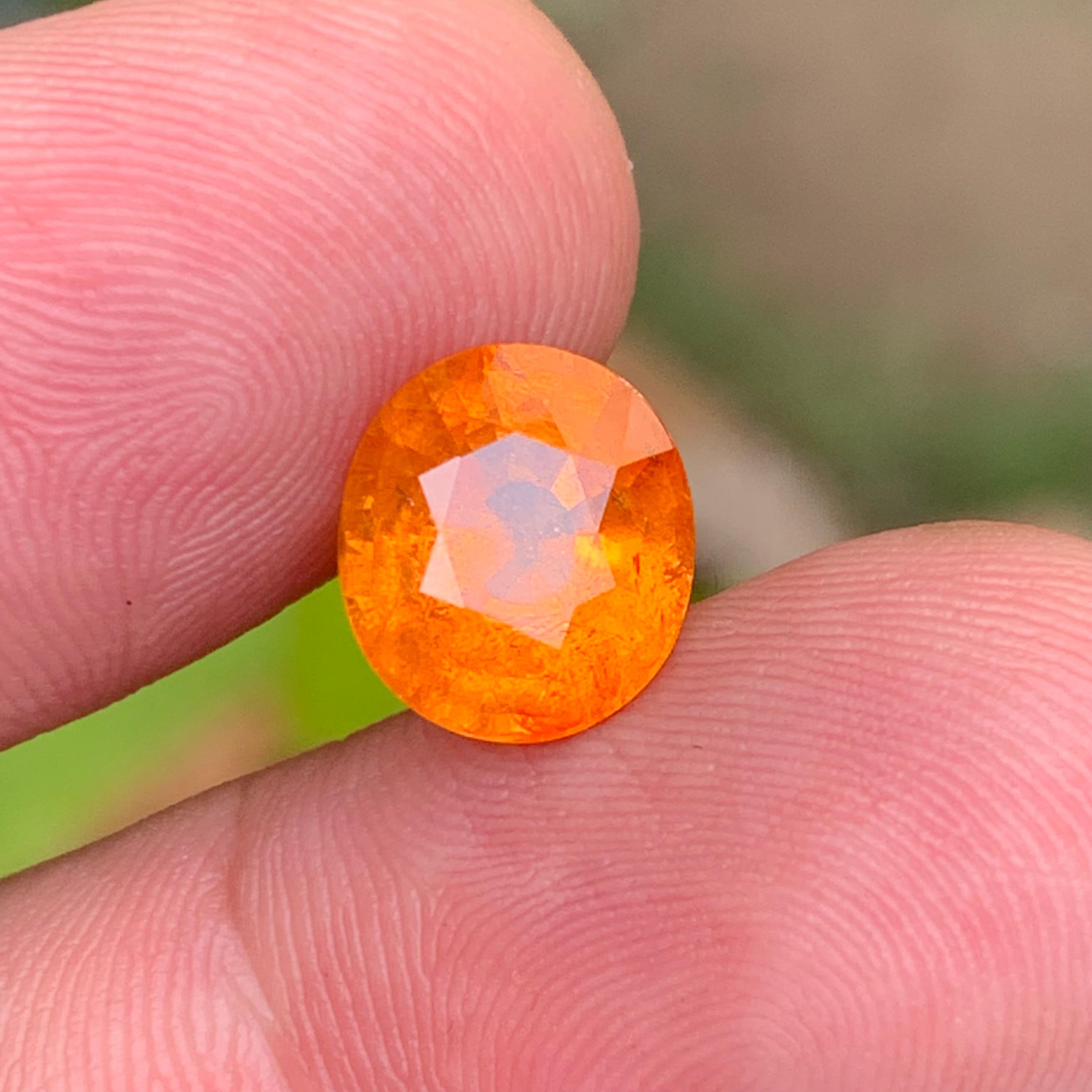 Spessartite naturale arancione / Spessartine / Granato mandarino sciolto 4,76 Ct in vendita 1