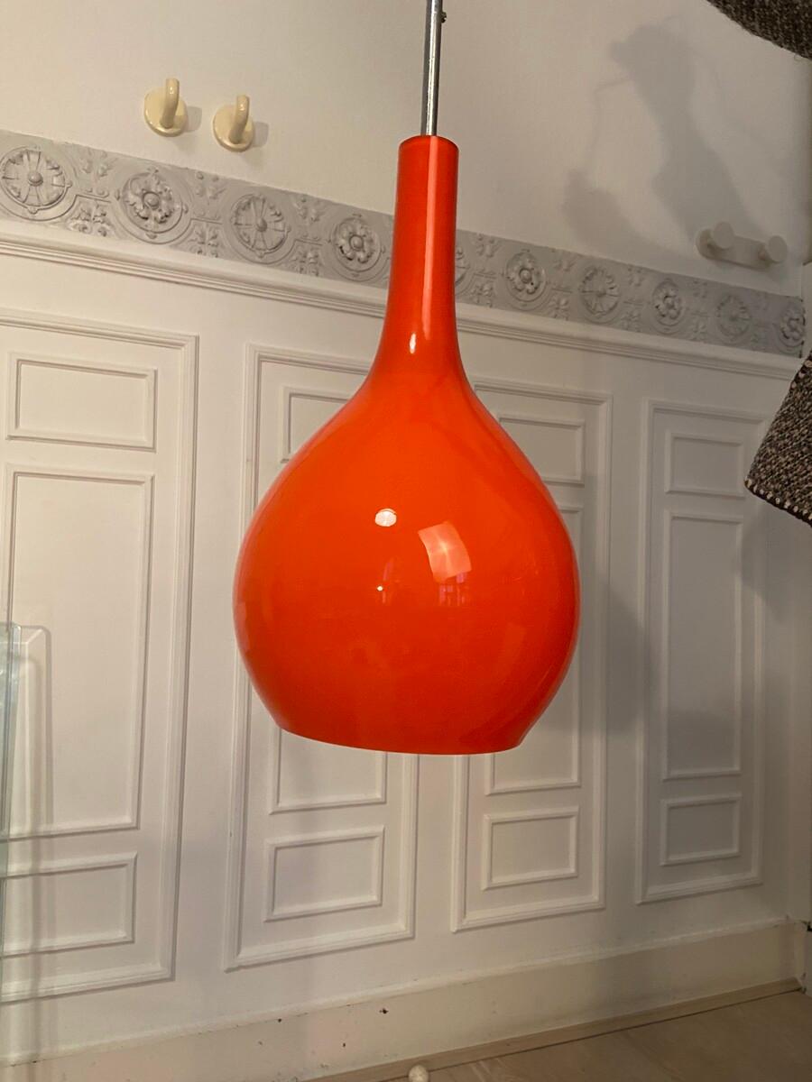 italien Lampe à suspension en opaline orange, années 1970 en vente