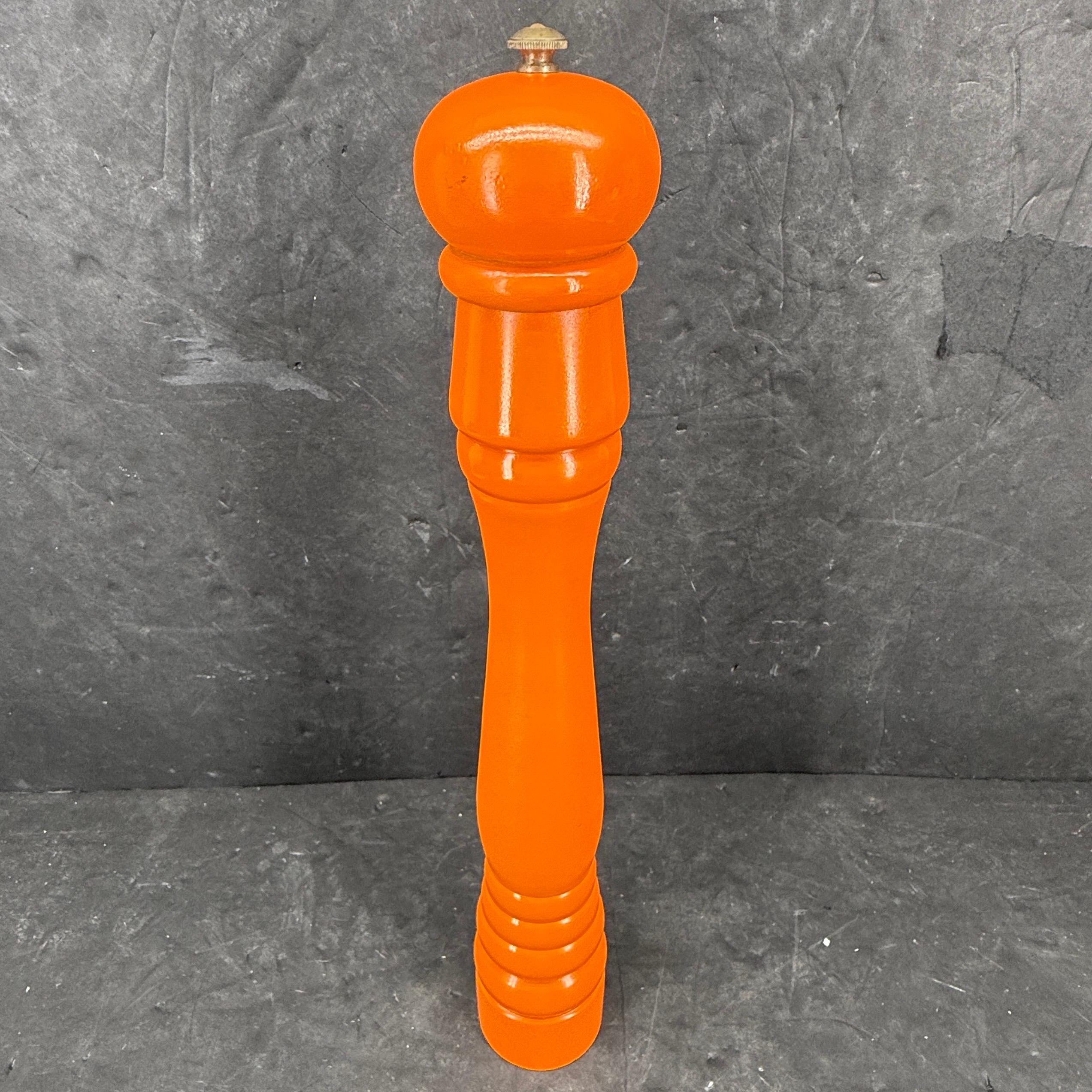 Magnum arancione sovradimensionato francese Peugeot Sale Pepe Macinino Vintage in vendita 2