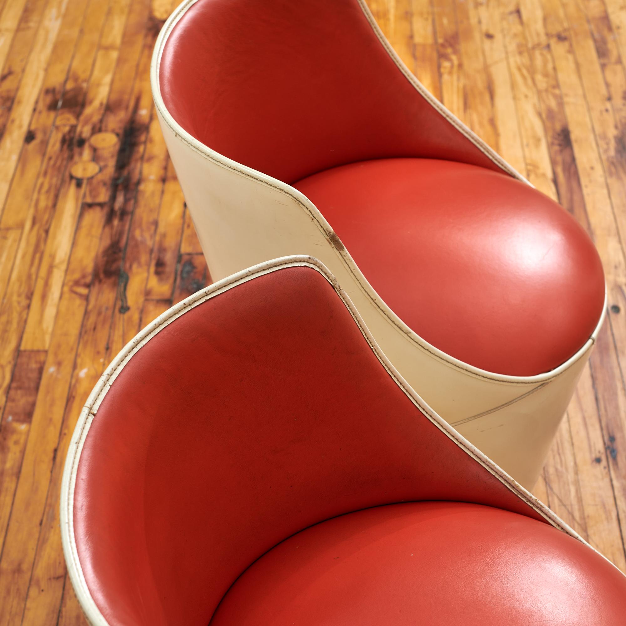 Orange Pair of Post Modern Leather Italian Occasional Swivel Chairs For Sale 10