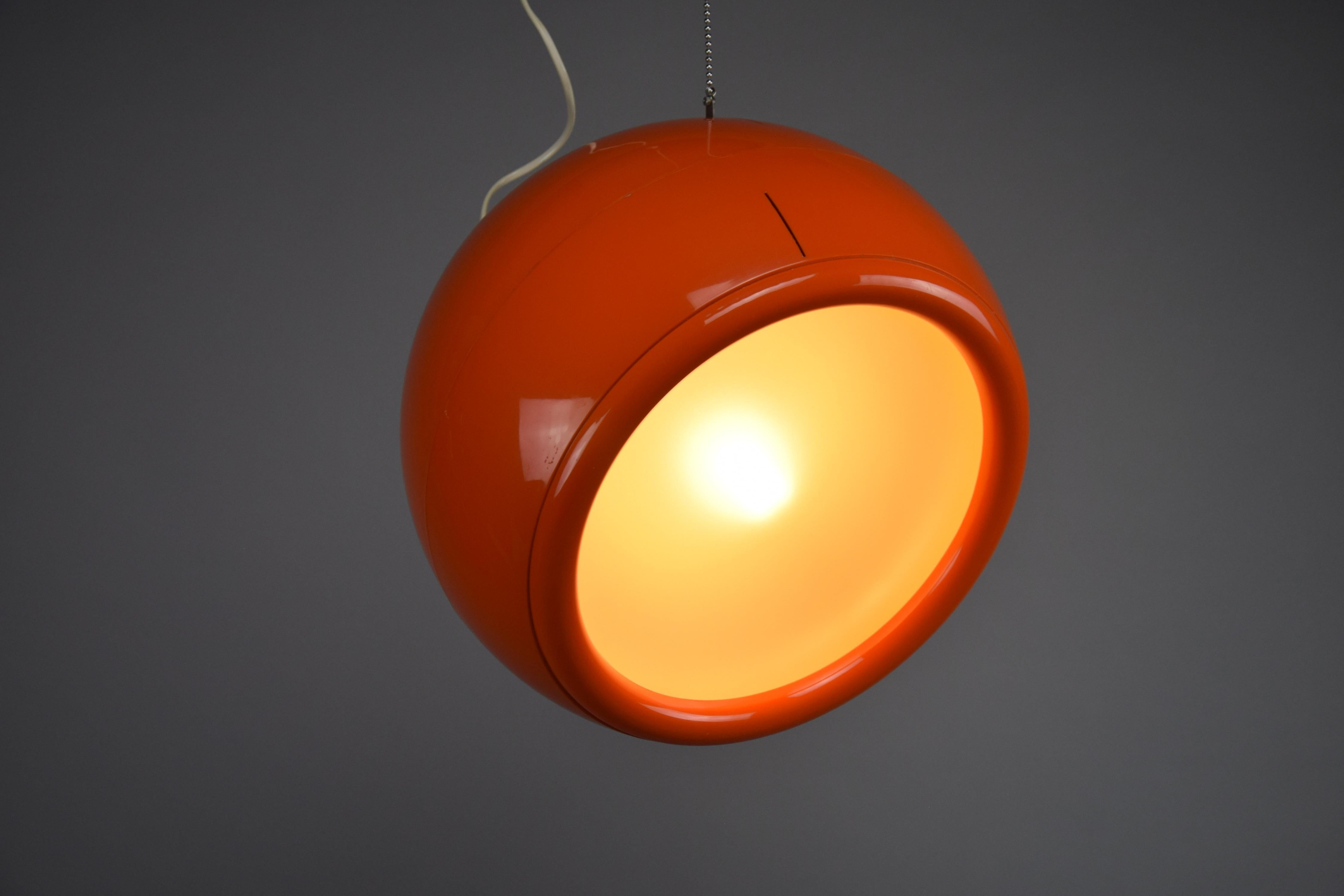 Verre Lampe à suspension Pallade orange d'Artemide 1968 en vente