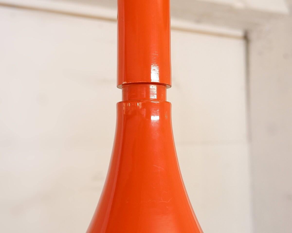Lampada a sospensione arancione di Elio Martinelli per Martinelli Luce anni '1970 In condizioni buone in vendita a Uccle, BE