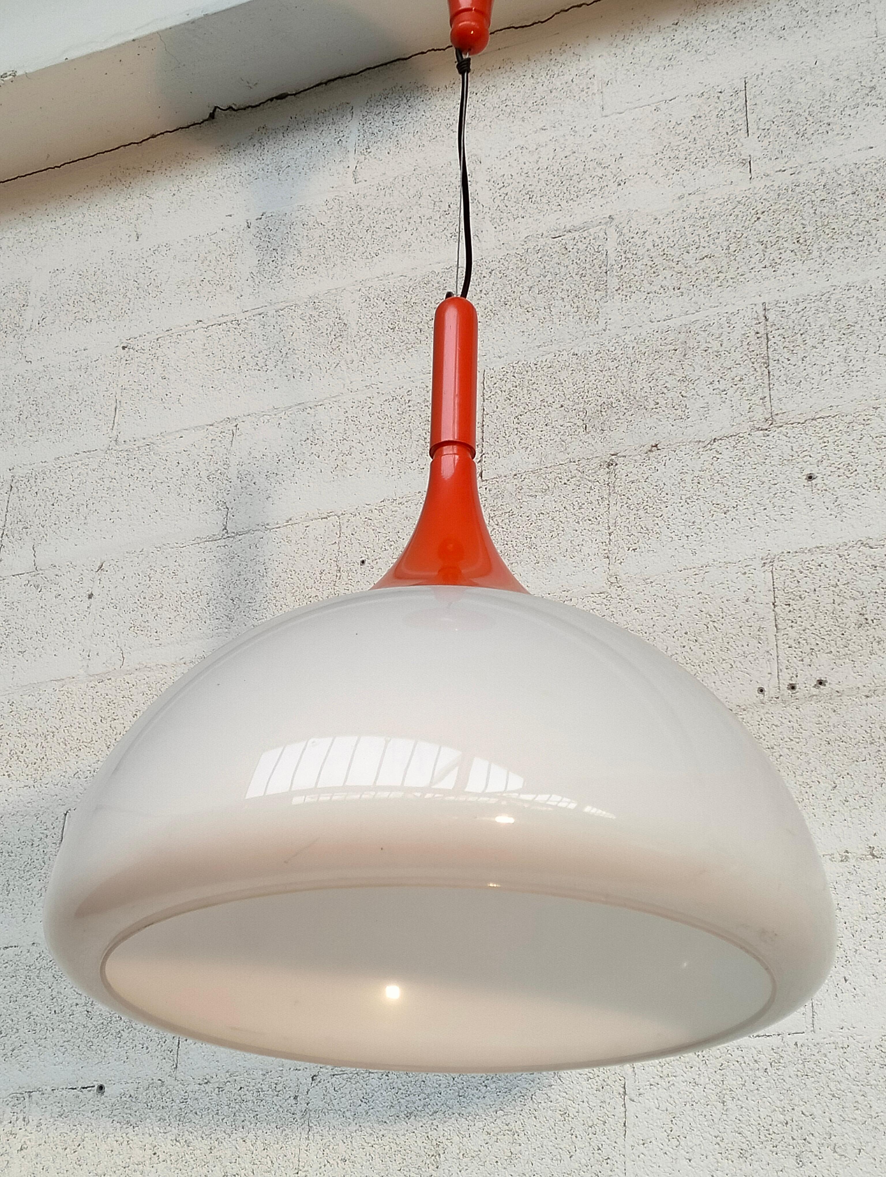 Lampe à suspension orange Elio Martinelli pour Martinelli luce 70s Bon état - En vente à Padova, IT