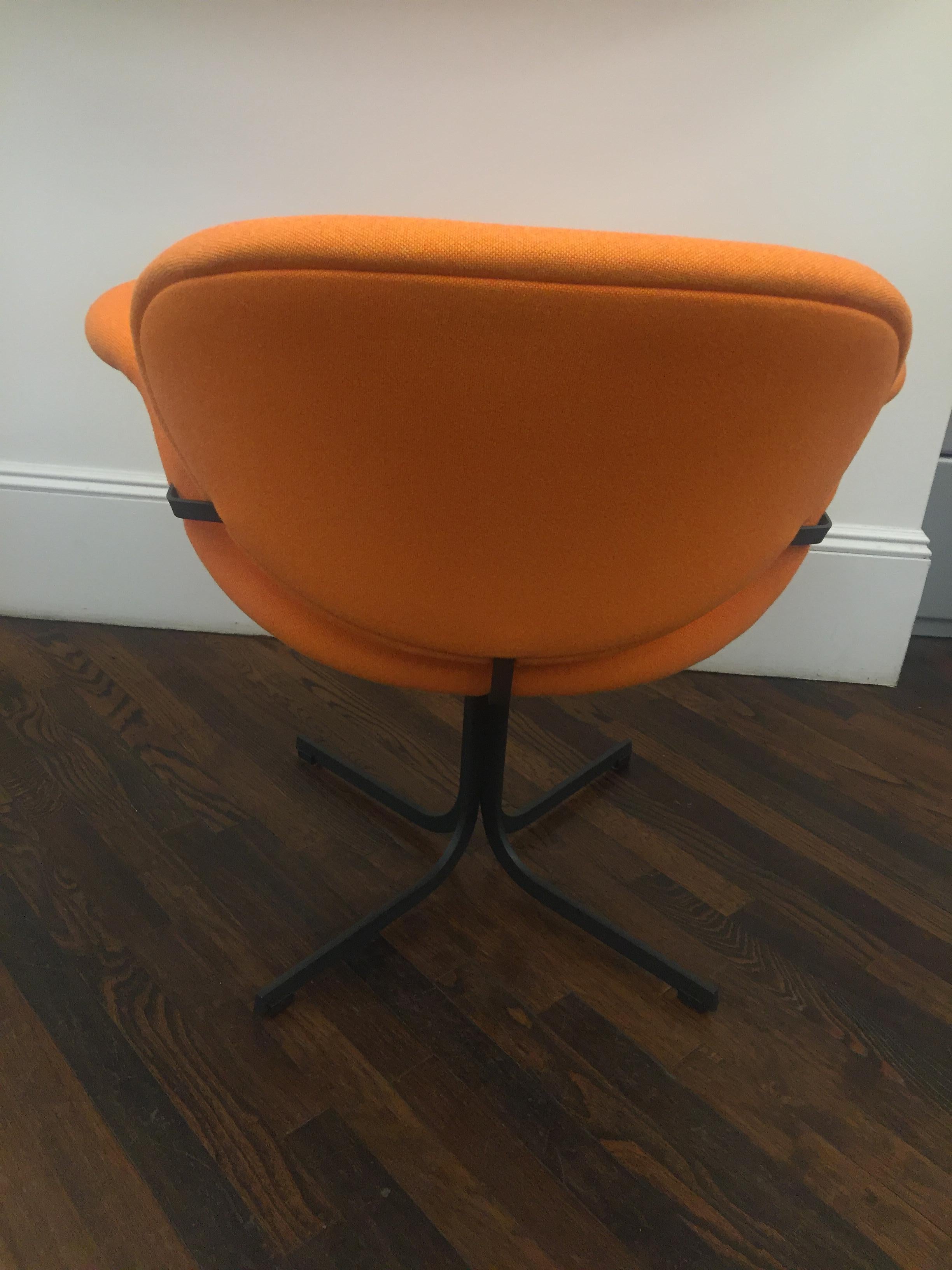 Artifort Orange Pierre Paulin Tulip Midi Chair In Excellent Condition In New York, NY