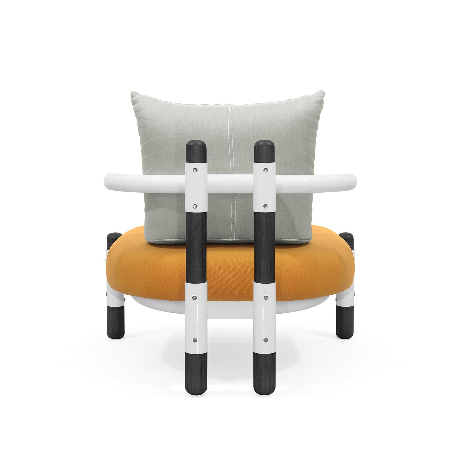 Modern Orange PK15 Single Seat Sofa, Steel Structure and Ebonized Legs by Paulo Kobylka For Sale