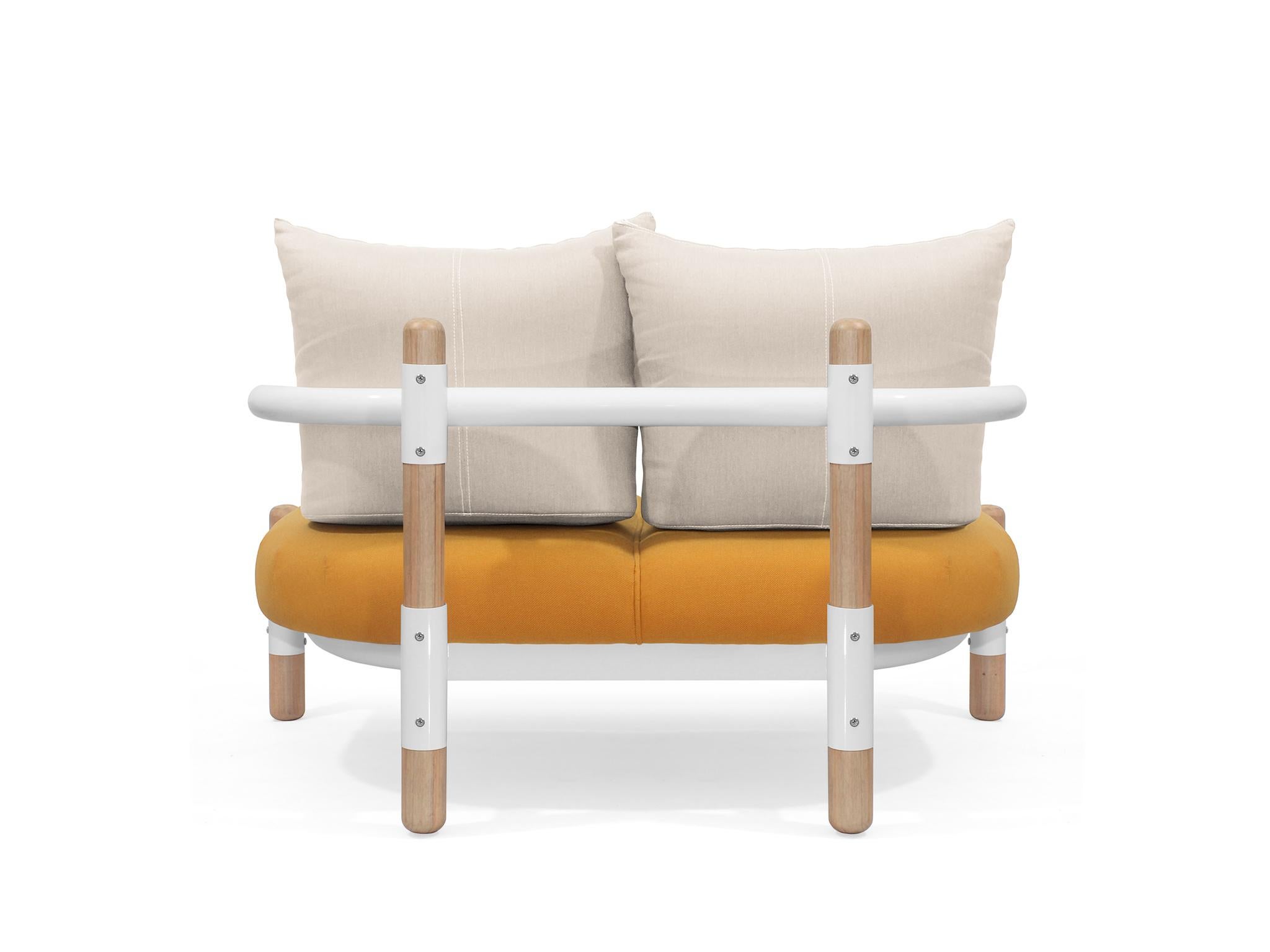 Zweisitziges PK15-Sofa, Struktur aus Kohlenstoffstahl und Holzbeinen von Paulo Kobylka (Moderne) im Angebot