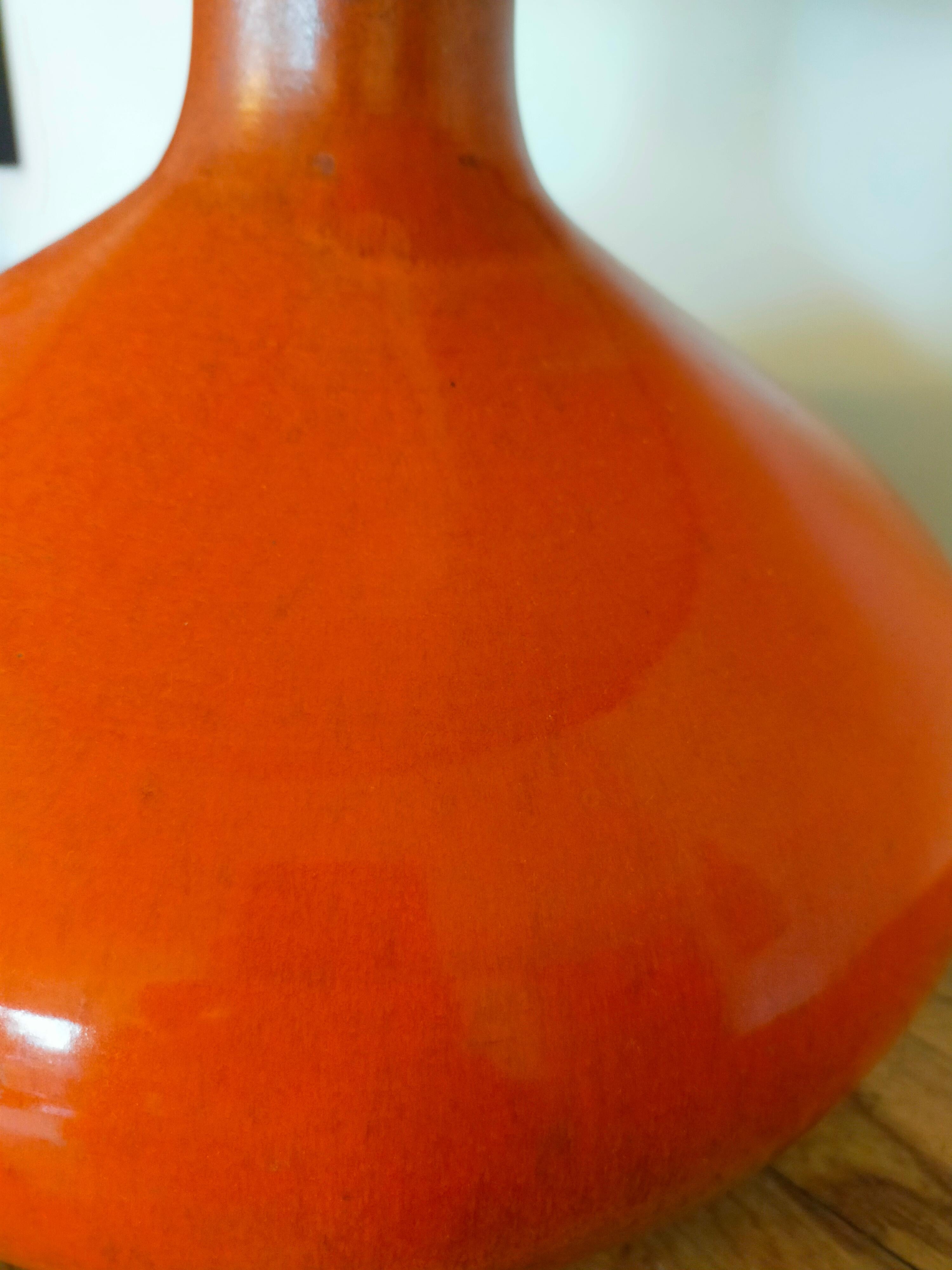 Mid-Century Modern Lampe en céramique rouge orange de Jacques Lignier en vente