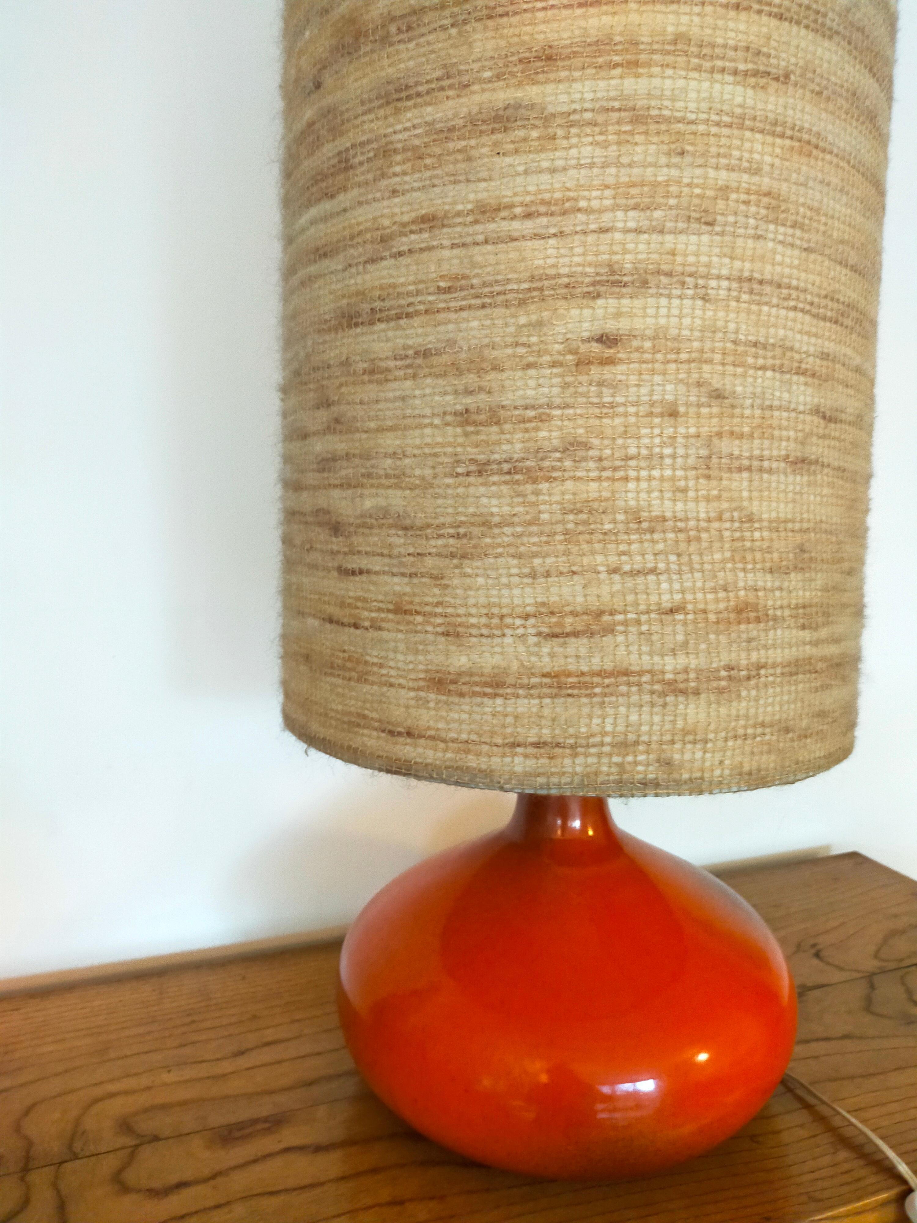 Milieu du XXe siècle Lampe en céramique rouge orange de Jacques Lignier en vente