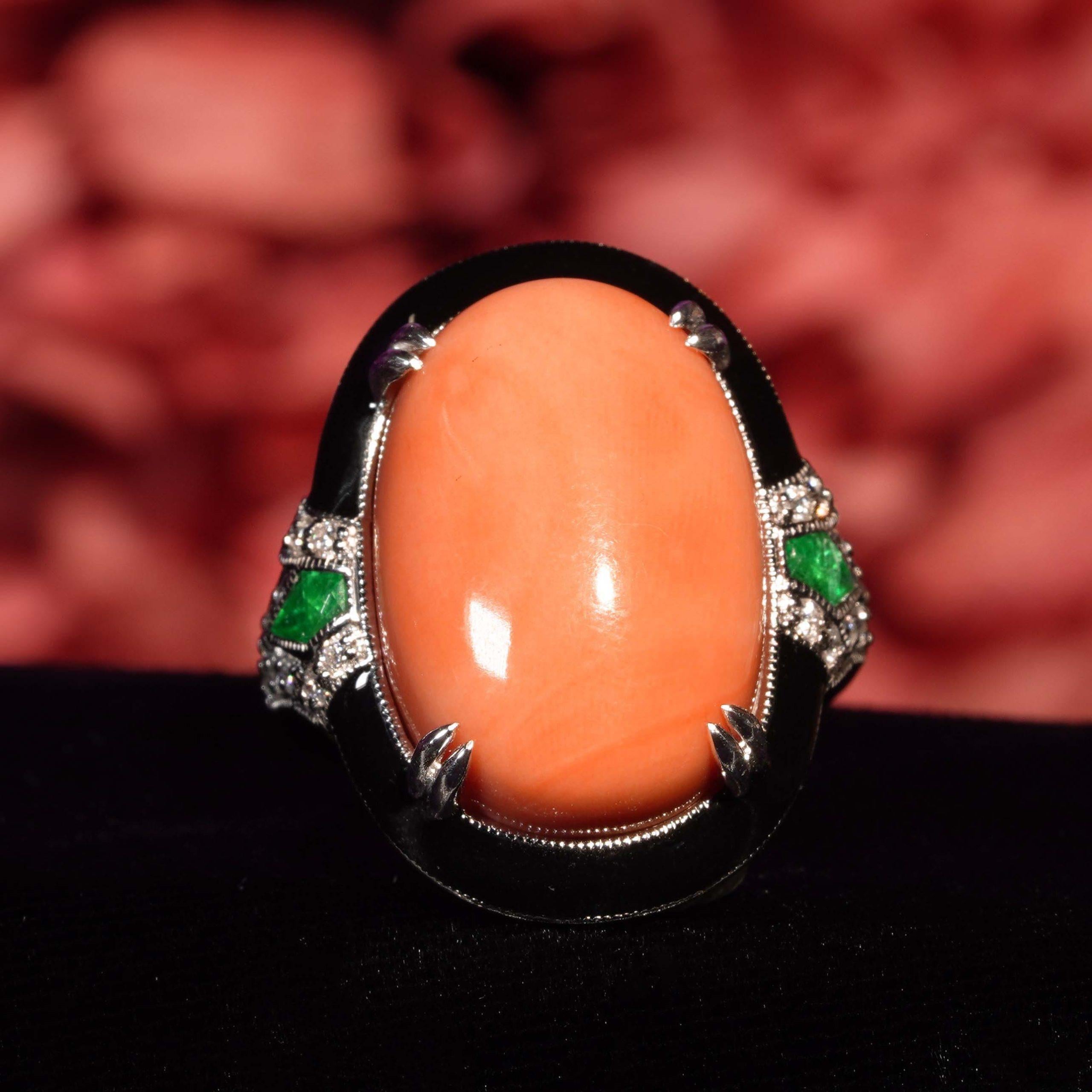 Orange Red Coral Emerald Diamond Art Deco Style 14K White Gold Black Enamel Ring in vendita 1