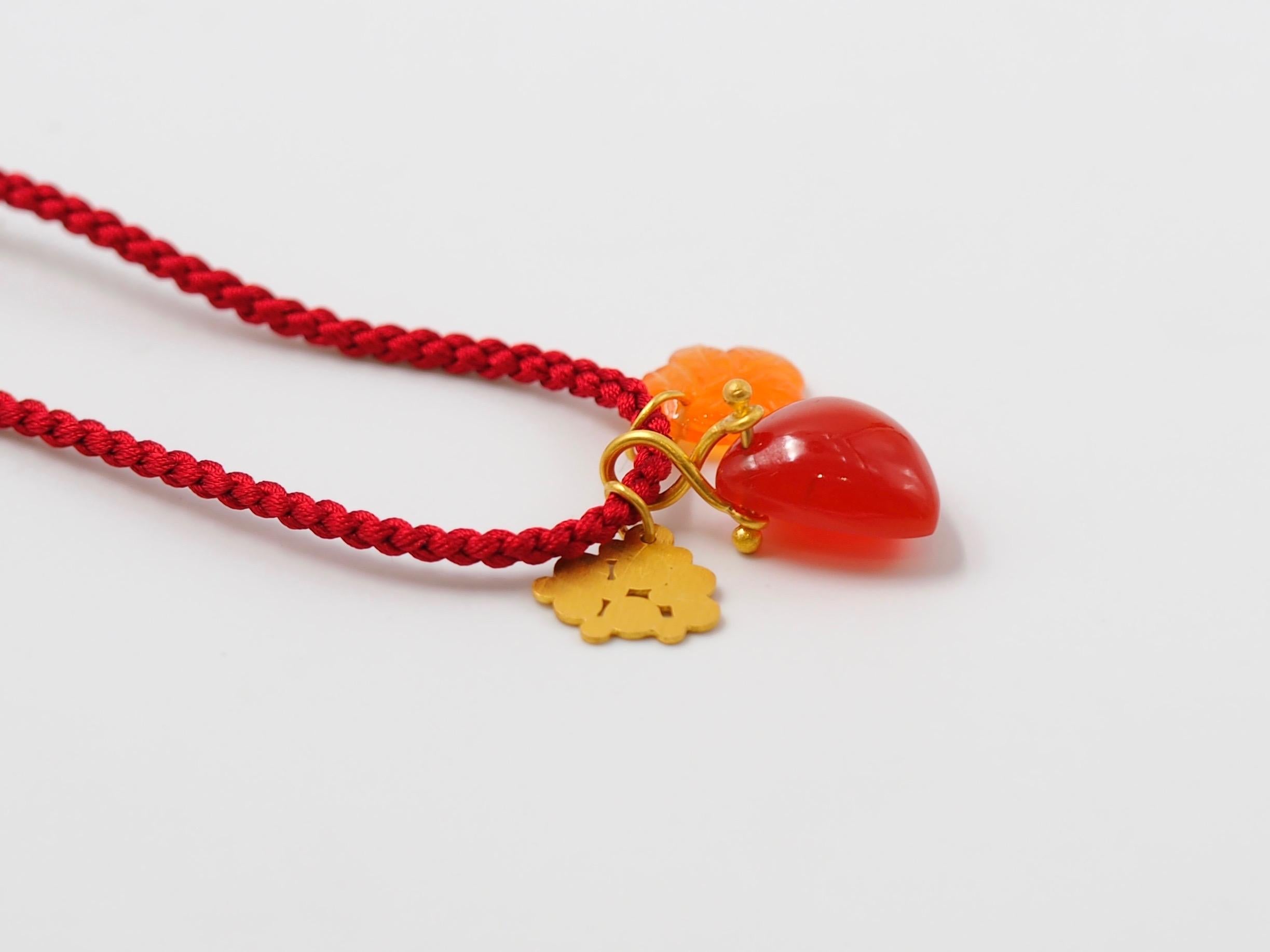 Contemporary Orange Red Cornaline 22 Karat Gold Pendant Necklace