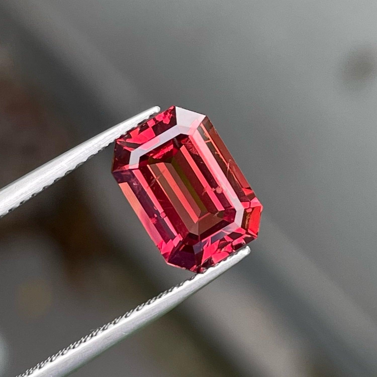 Taglio smeraldo Spinello naturale rosso arancio dalla Birmania 2,88 carati Anello di spinello Gemma di spinello