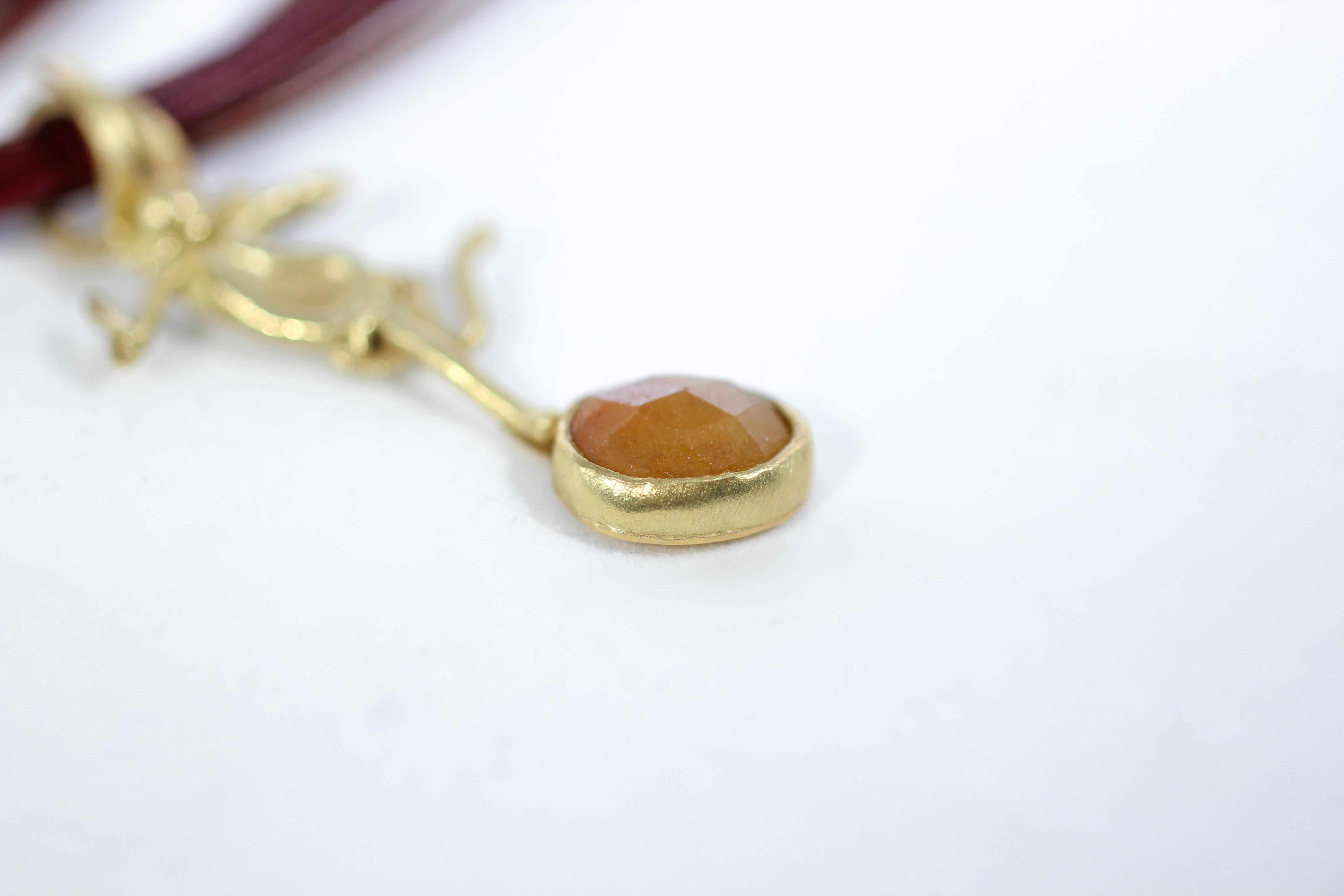 Minimalistische Halskette „She“ mit Anhänger aus 18 Karat Gold mit orangefarbenem Saphir, AB Jewelry NYC im Angebot 1