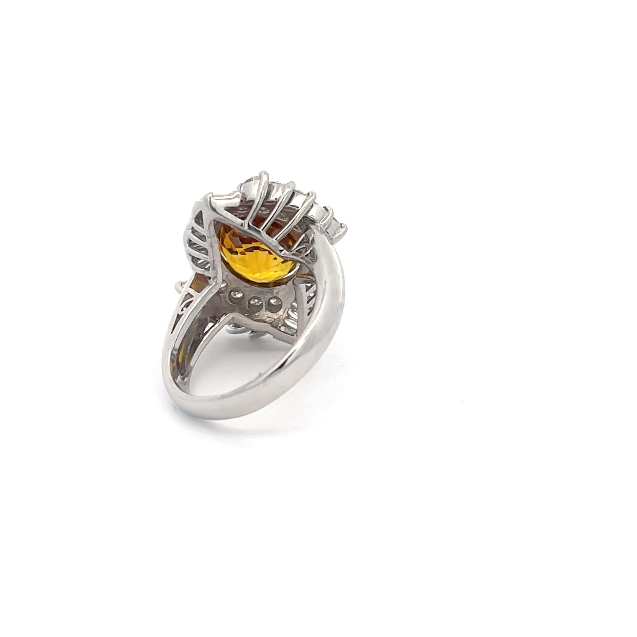 Orange Sapphire 6.46ct and Diamond 1.16ctw Ring Platinum In Excellent Condition For Sale In Dallas, TX