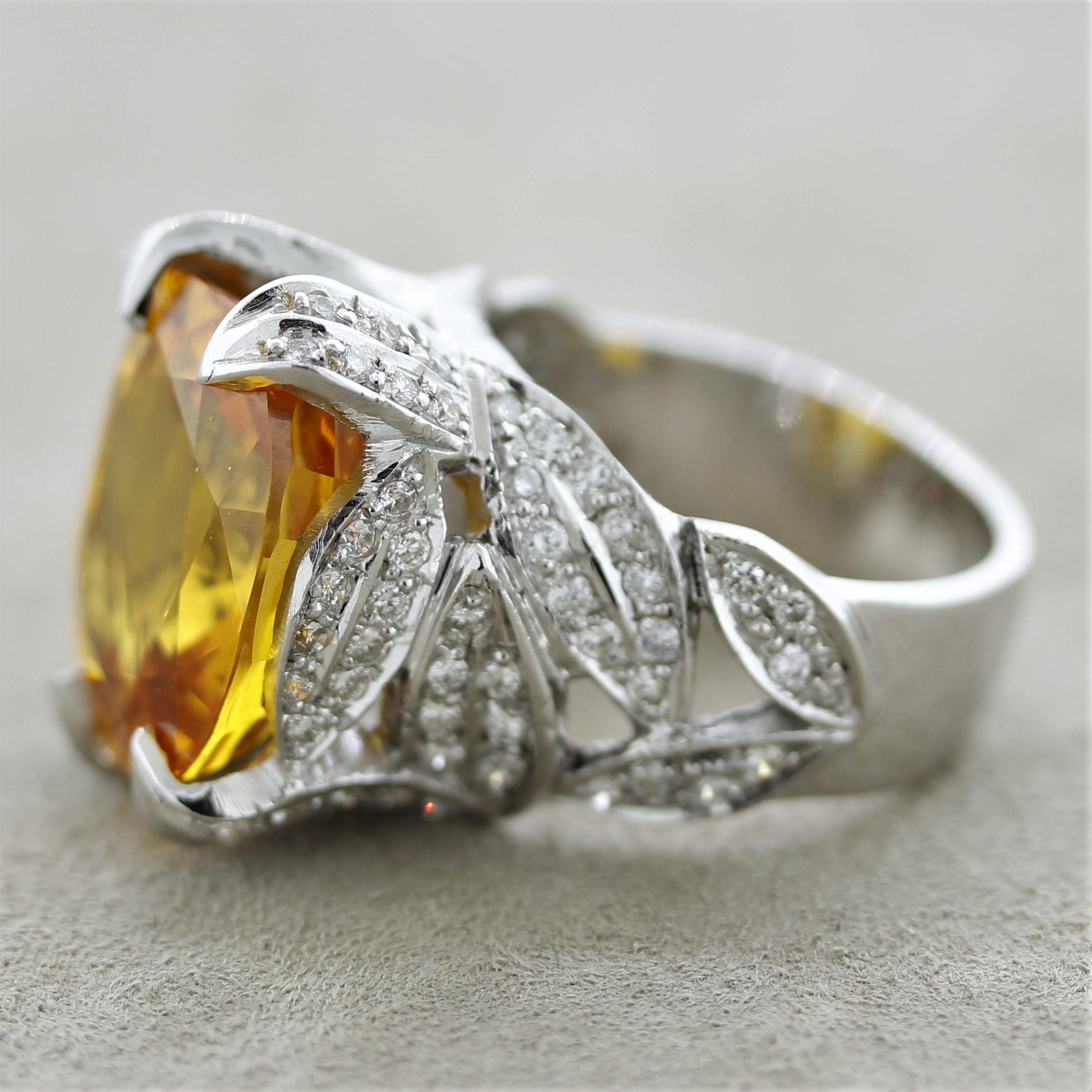 Orange Sapphire Diamond Gold Ring In New Condition For Sale In Beverly Hills, CA