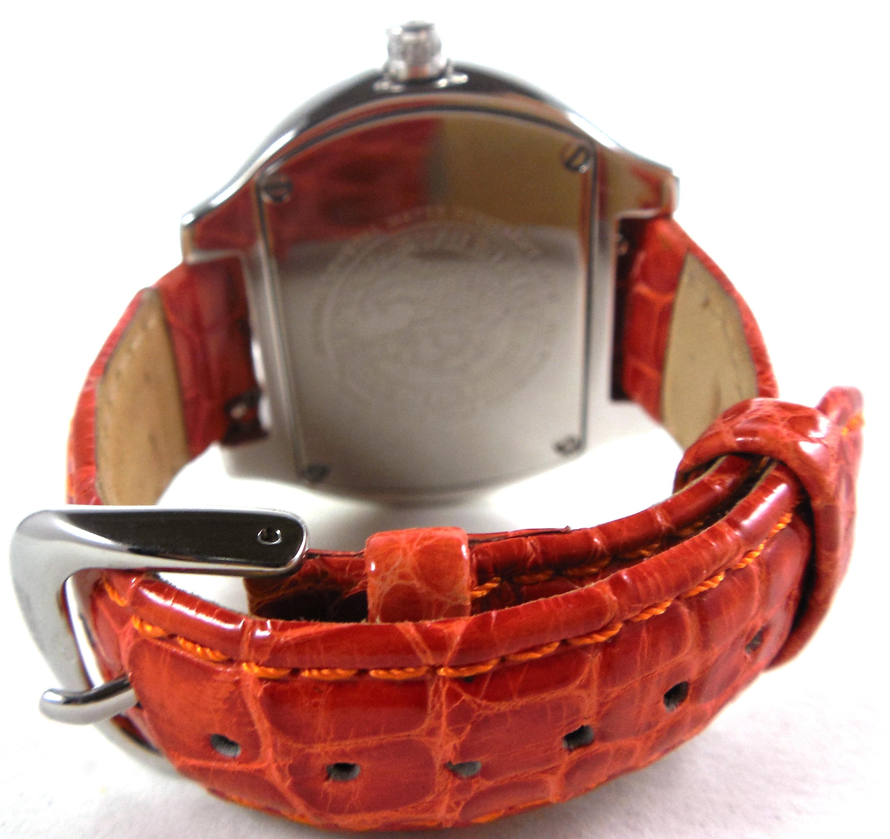 Montre de luxe  quartz suisse en cuir exotique avec cadran pav de saphir et de diamants orange en vente 1