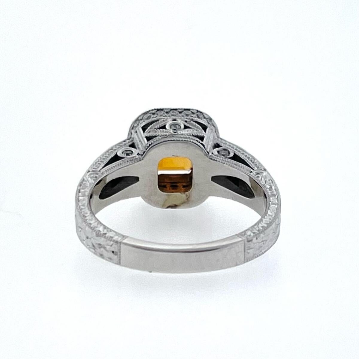 Orange Sapphire Diamond Ring In New Condition For Sale In Los Angeles, CA