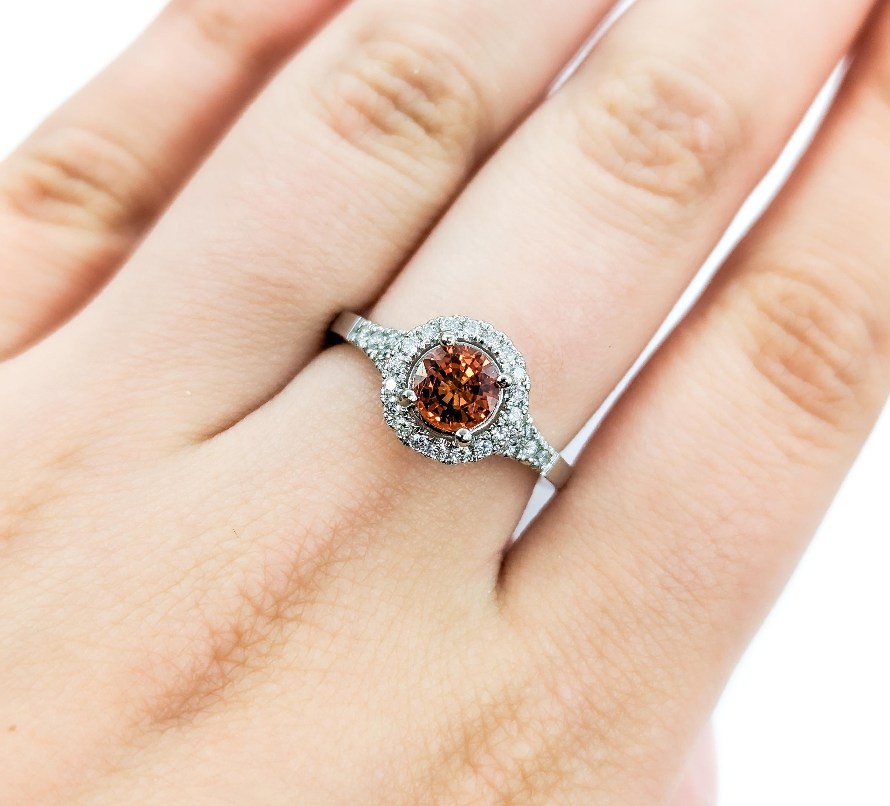 Orangefarbener Saphir & Diamantring aus Weißgold im Zustand „Hervorragend“ in Bloomington, MN