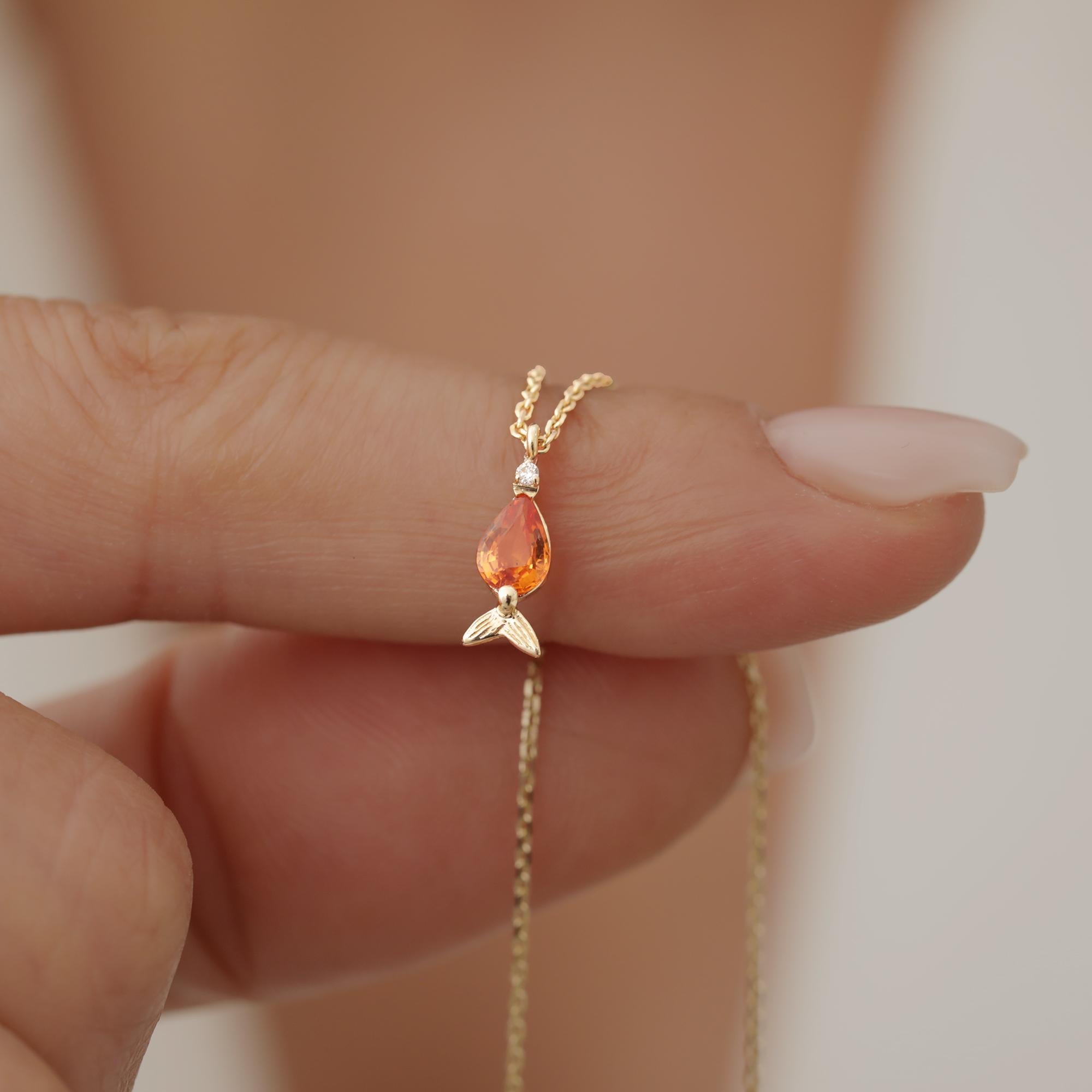 Scopri la bellezza mozzafiato della Collection'S, dove le meraviglie della natura incontrano la brillantezza dei diamanti e delle gemme colorate. Ispirato al fascino sereno e senza tempo delle foreste, ogni pezzo di questa collezione cattura