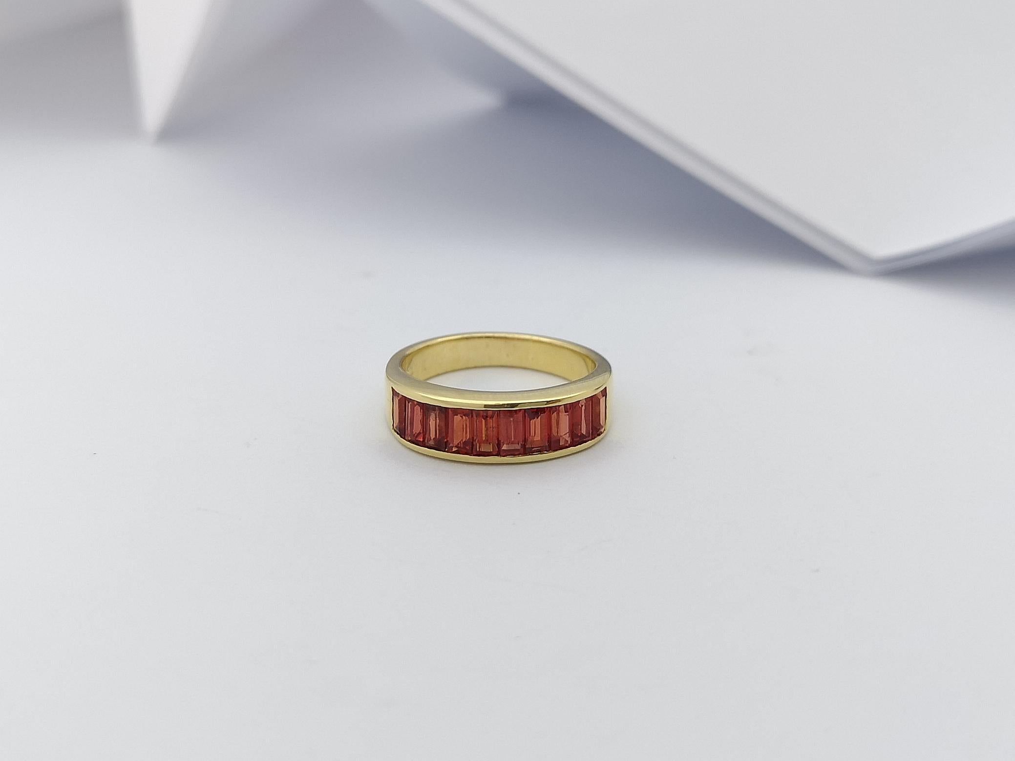 Women's or Men's Orange Sapphire Ring Set in 18 Karat Gold Settings For Sale