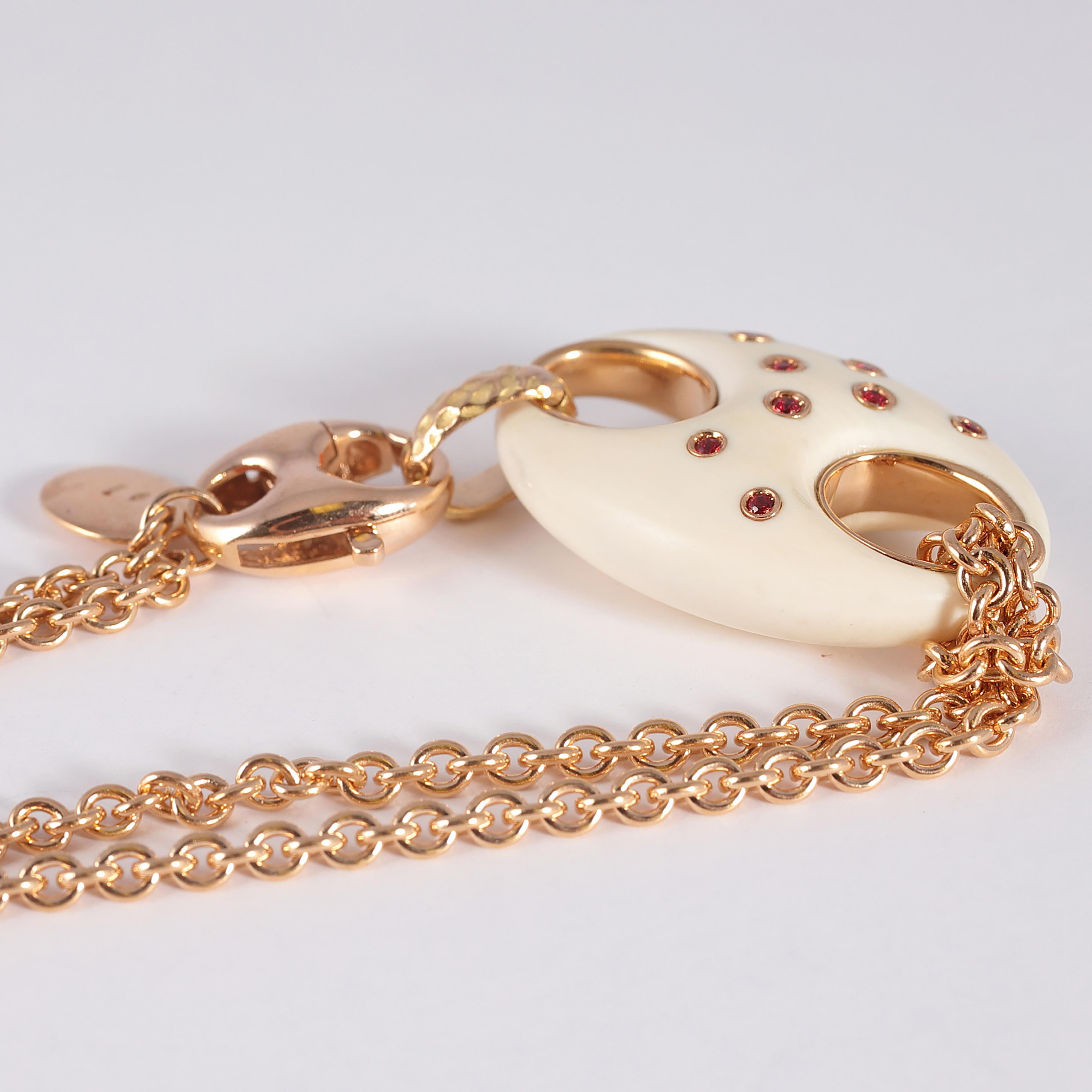 Taille ronde Bracelet Valente en or rose, saphir orange et fossile ivoire en vente